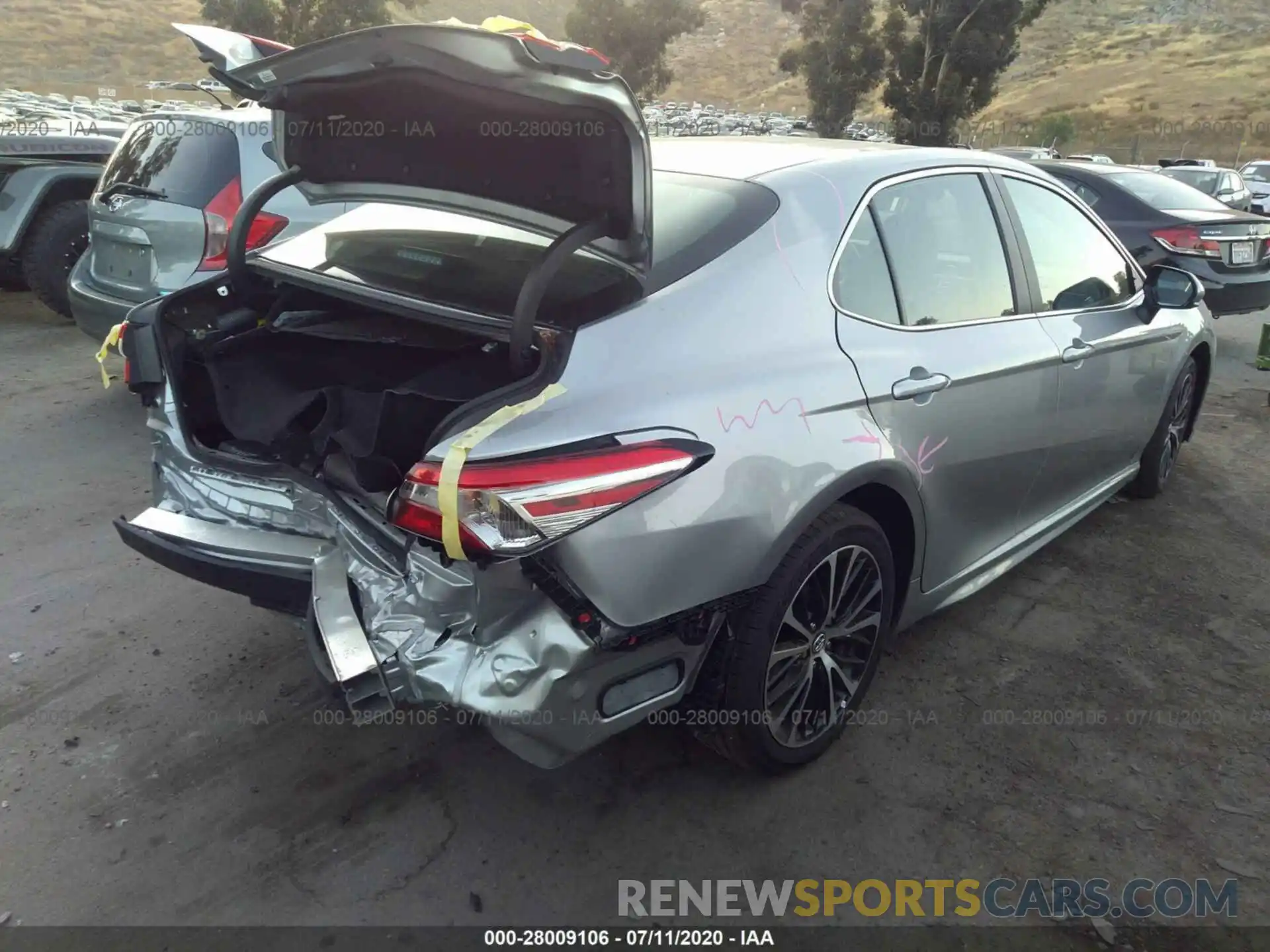 4 Photograph of a damaged car 4T1G11AK9LU882151 TOYOTA CAMRY 2020