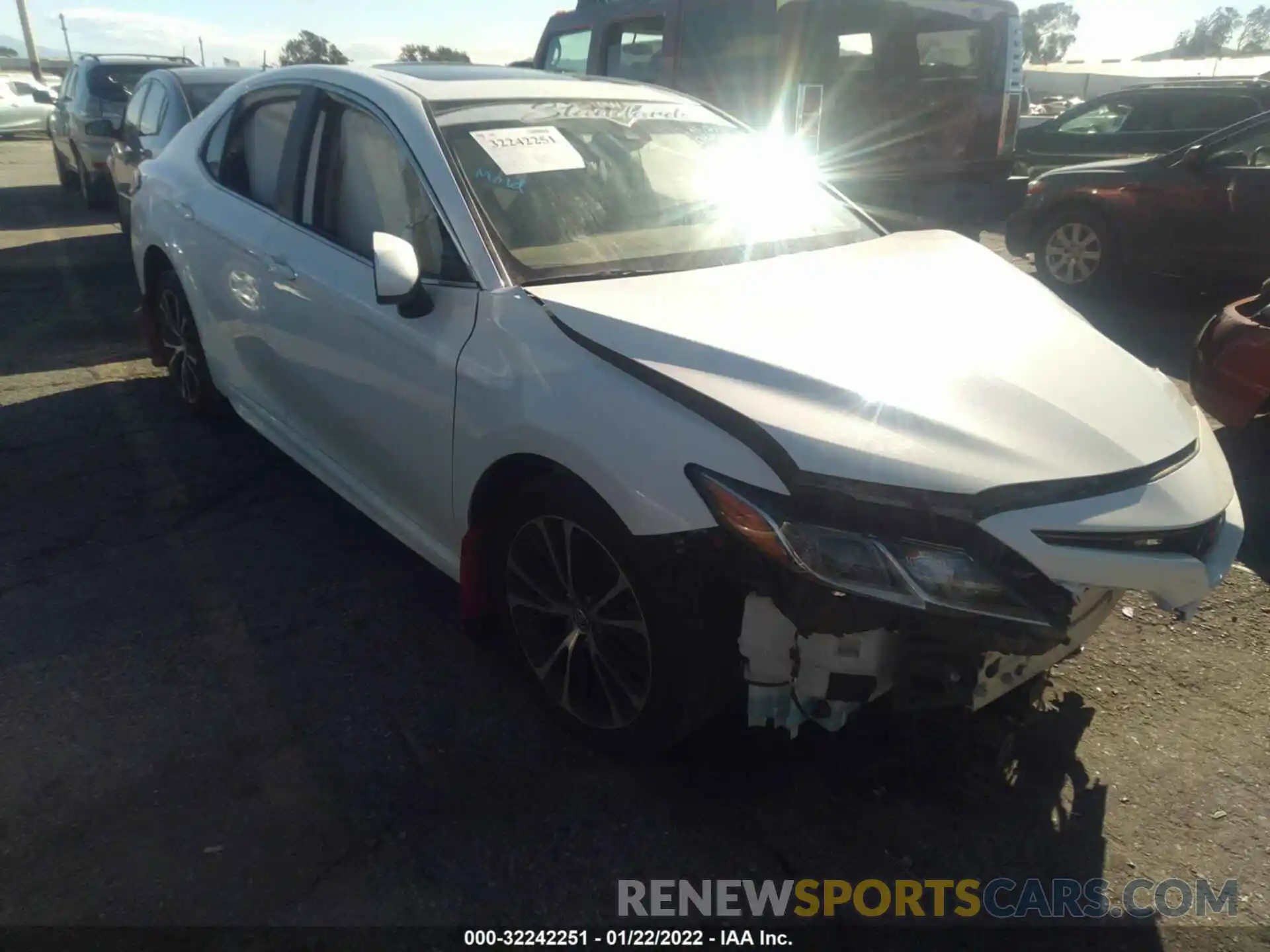 1 Photograph of a damaged car 4T1G11AK9LU887091 TOYOTA CAMRY 2020