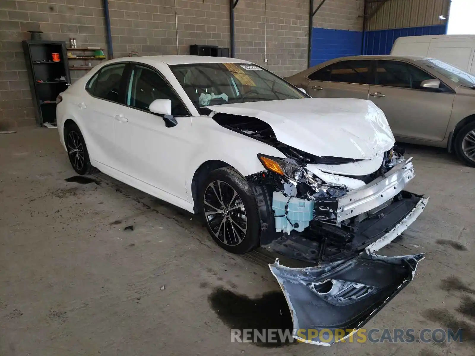 1 Photograph of a damaged car 4T1G11AK9LU896129 TOYOTA CAMRY 2020