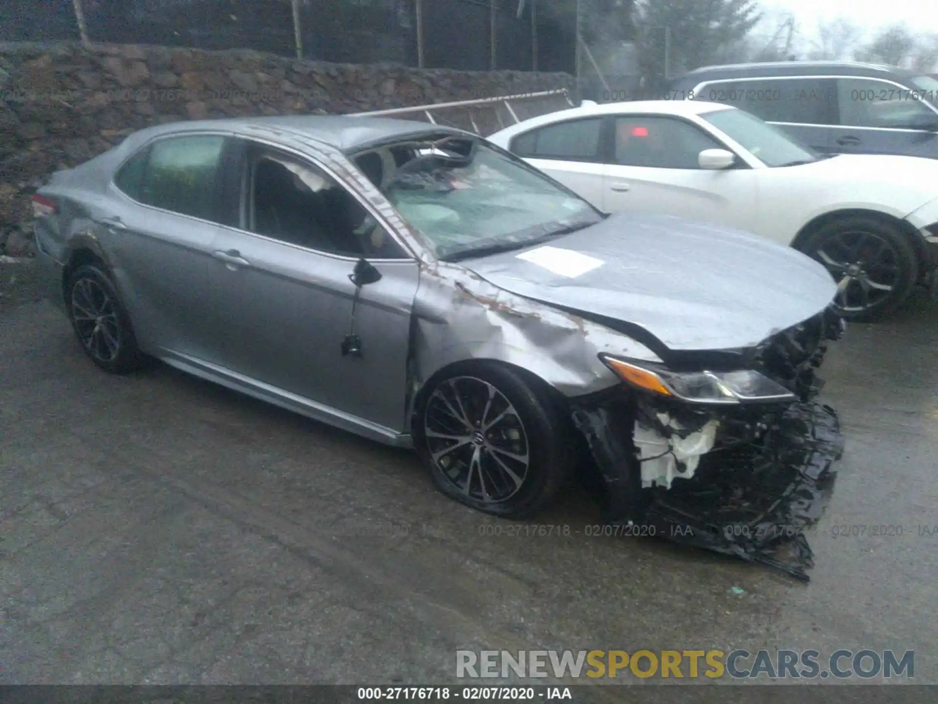 1 Photograph of a damaged car 4T1G11AK9LU905704 TOYOTA CAMRY 2020