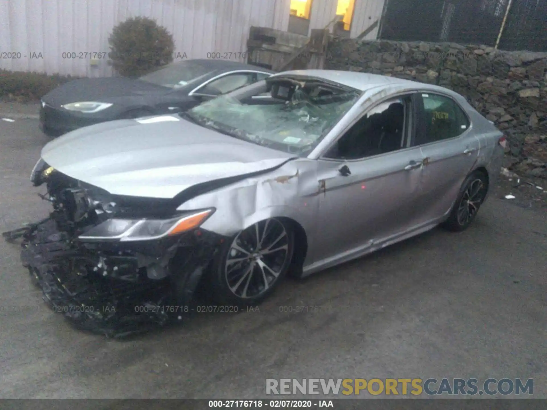 2 Photograph of a damaged car 4T1G11AK9LU905704 TOYOTA CAMRY 2020