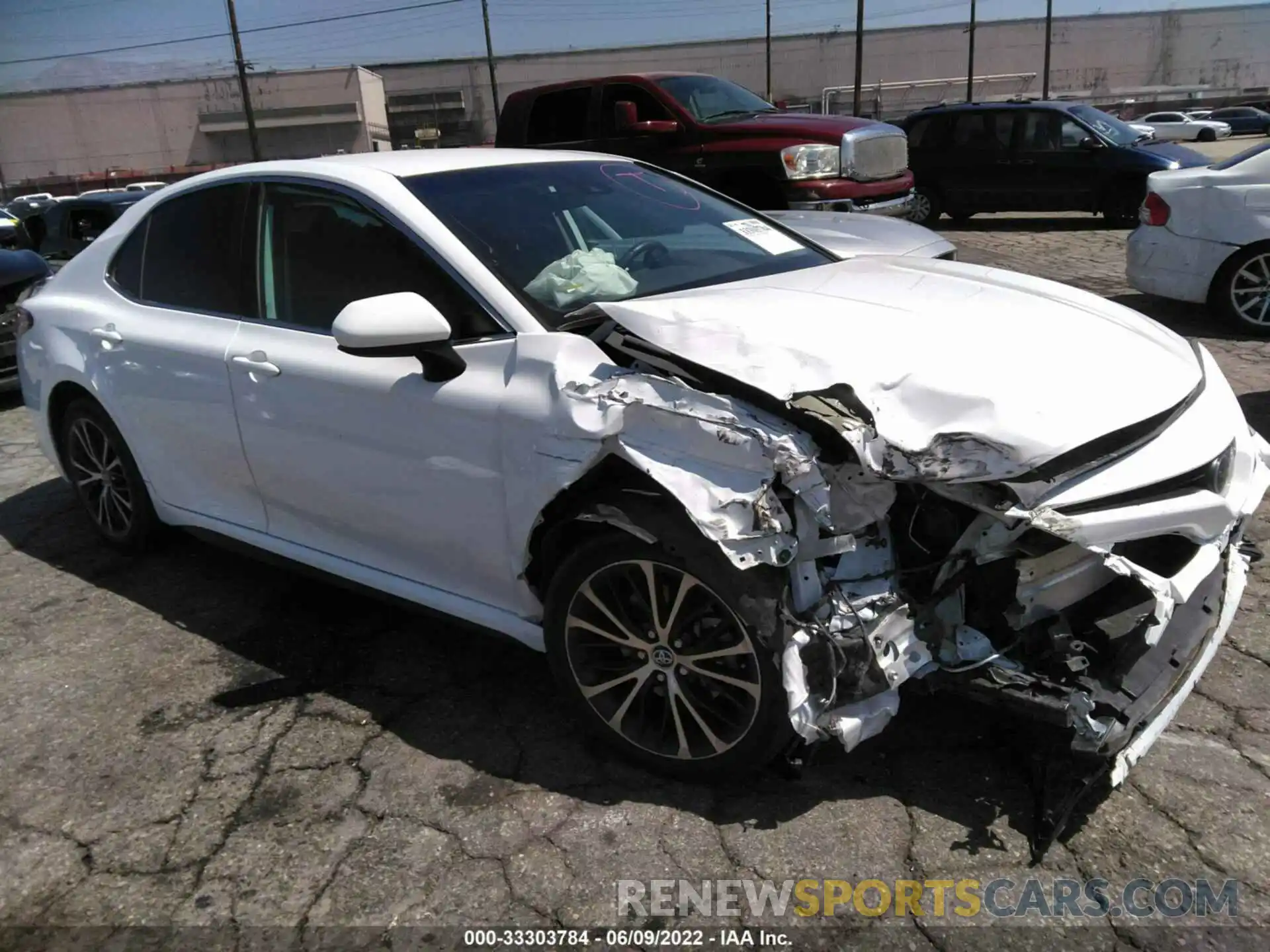 1 Photograph of a damaged car 4T1G11AK9LU910627 TOYOTA CAMRY 2020