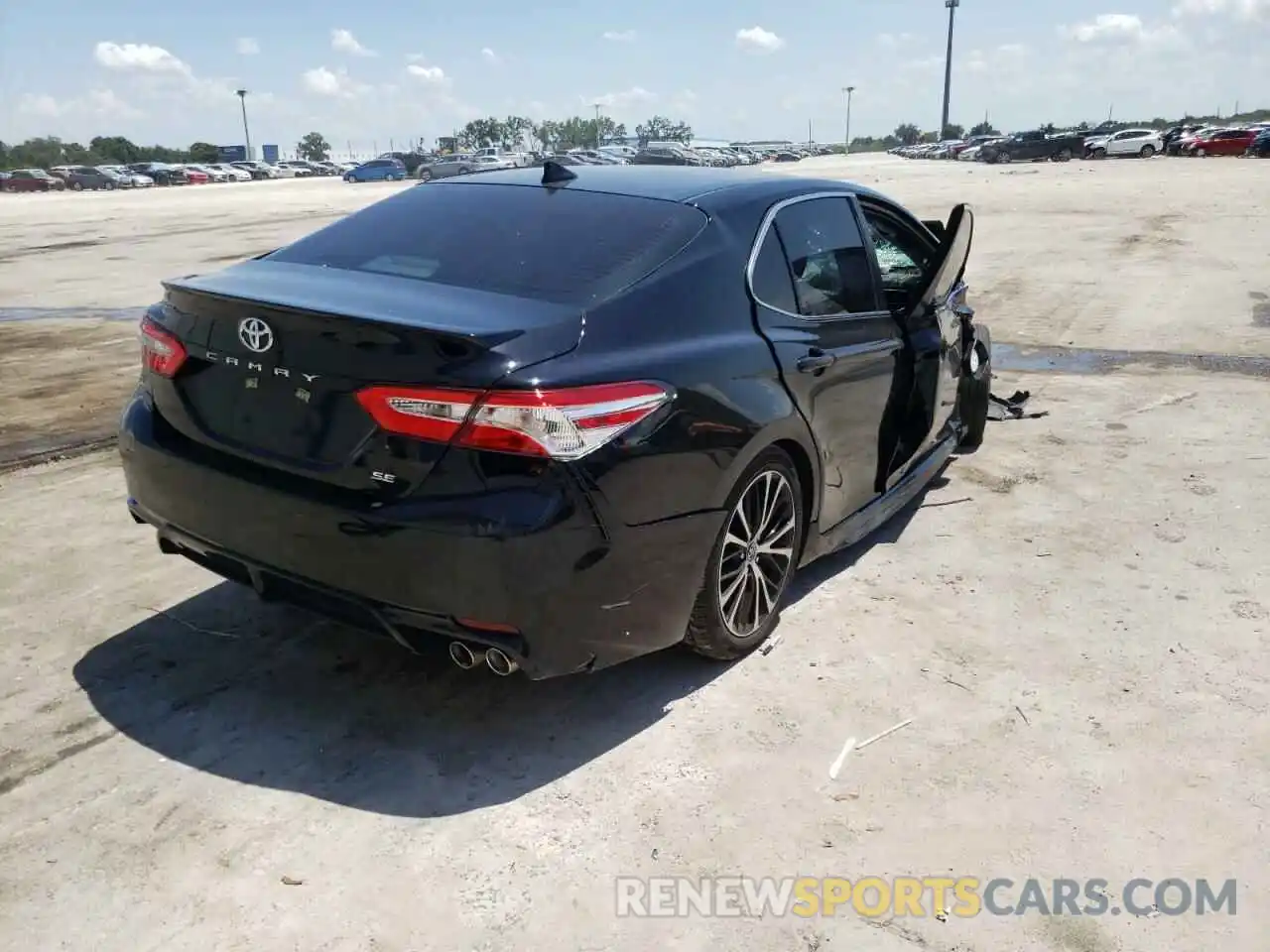 4 Photograph of a damaged car 4T1G11AK9LU912295 TOYOTA CAMRY 2020