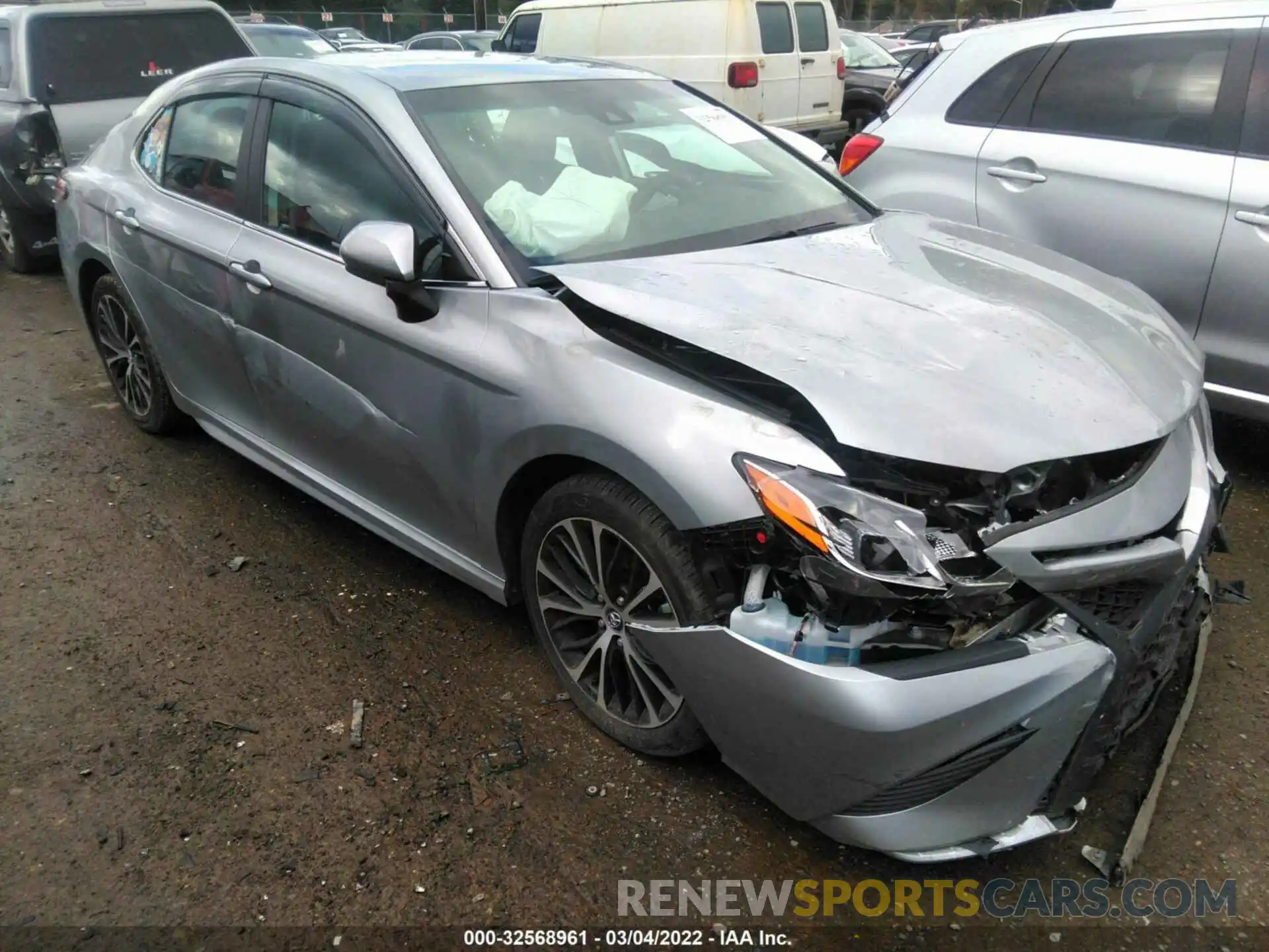 1 Photograph of a damaged car 4T1G11AK9LU921627 TOYOTA CAMRY 2020