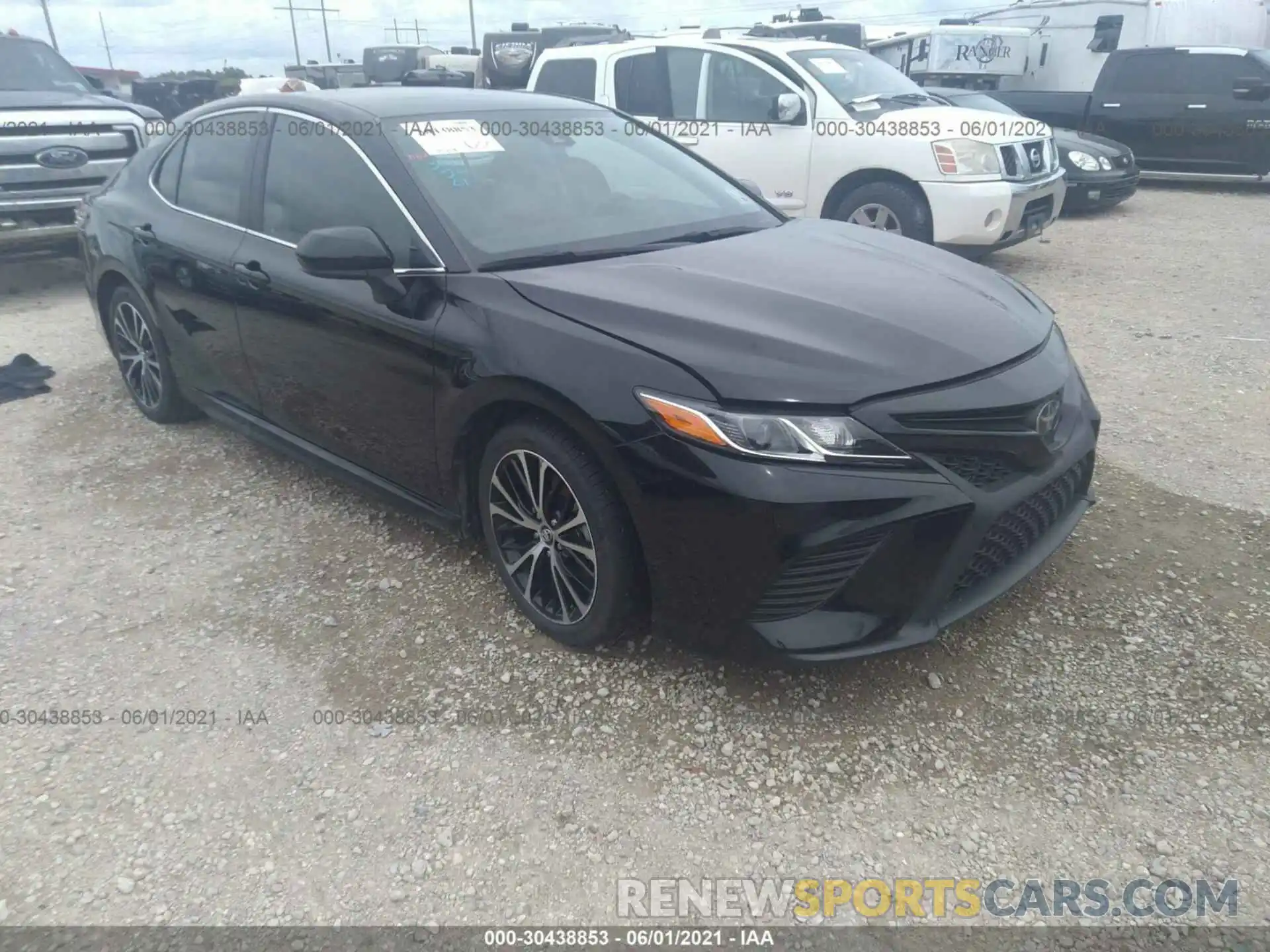 1 Photograph of a damaged car 4T1G11AK9LU922924 TOYOTA CAMRY 2020