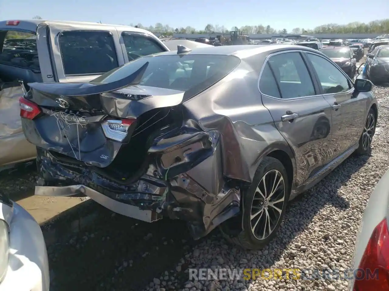 4 Photograph of a damaged car 4T1G11AK9LU927850 TOYOTA CAMRY 2020