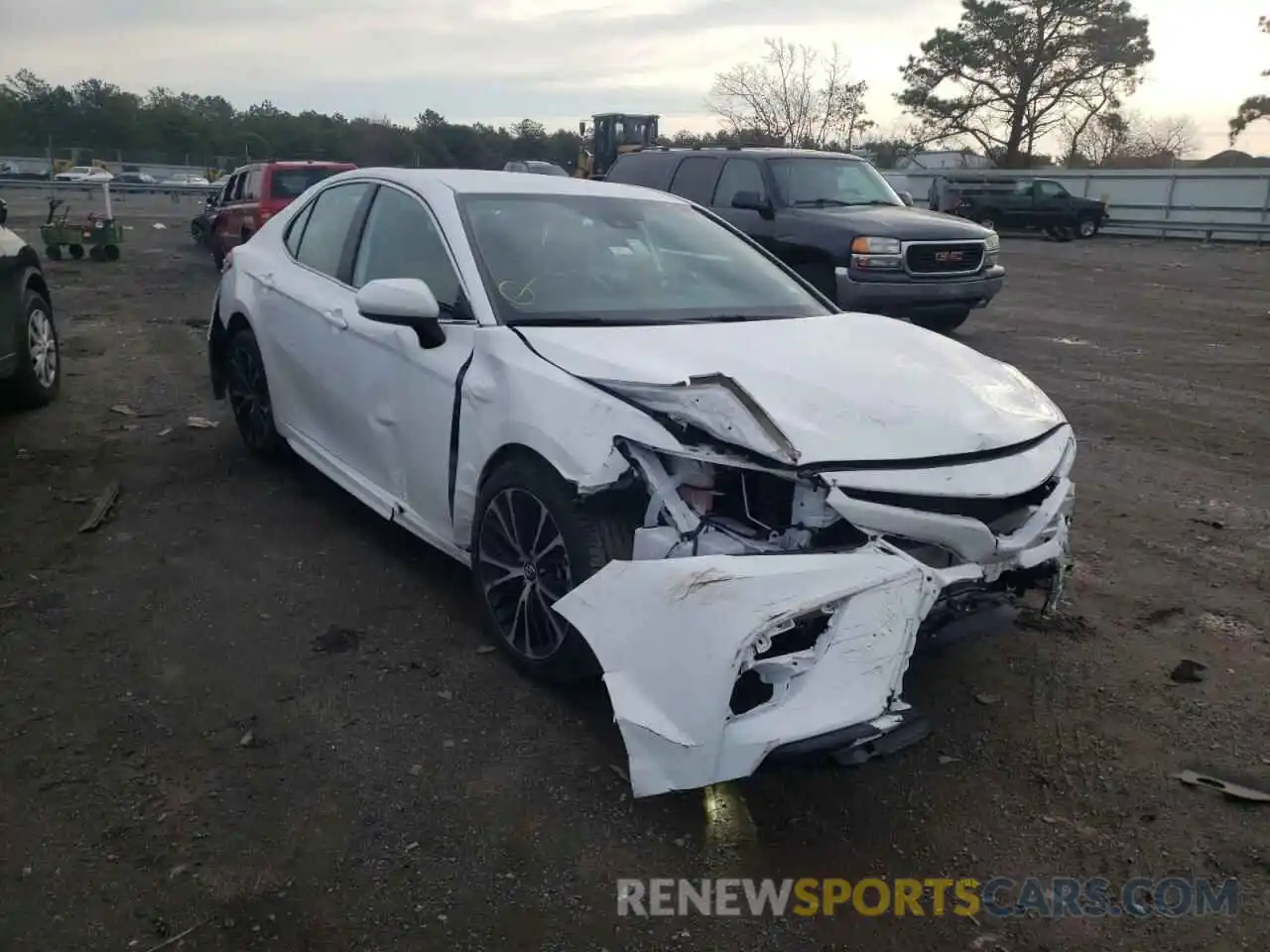 1 Photograph of a damaged car 4T1G11AK9LU928383 TOYOTA CAMRY 2020