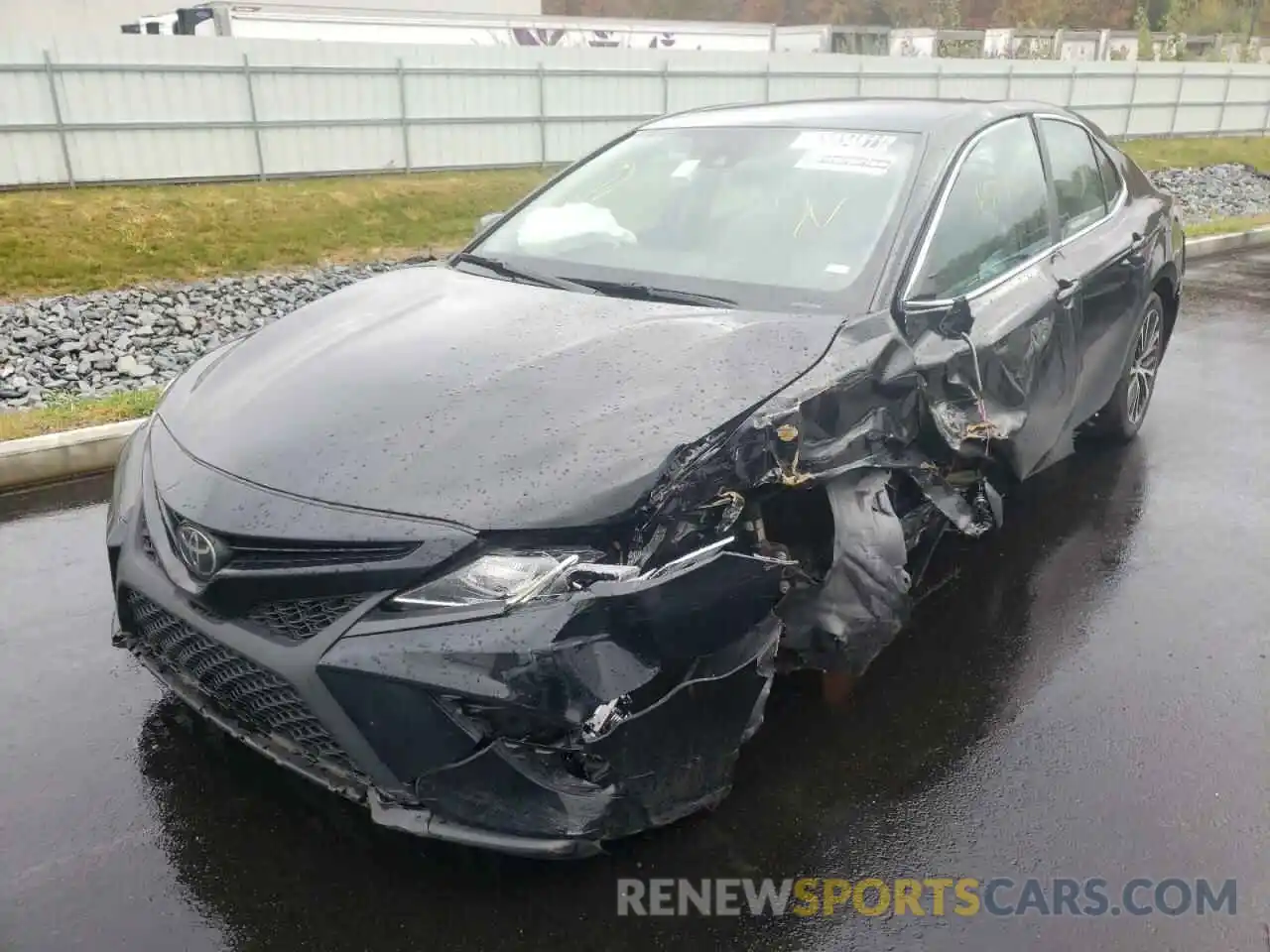 2 Photograph of a damaged car 4T1G11AK9LU928741 TOYOTA CAMRY 2020