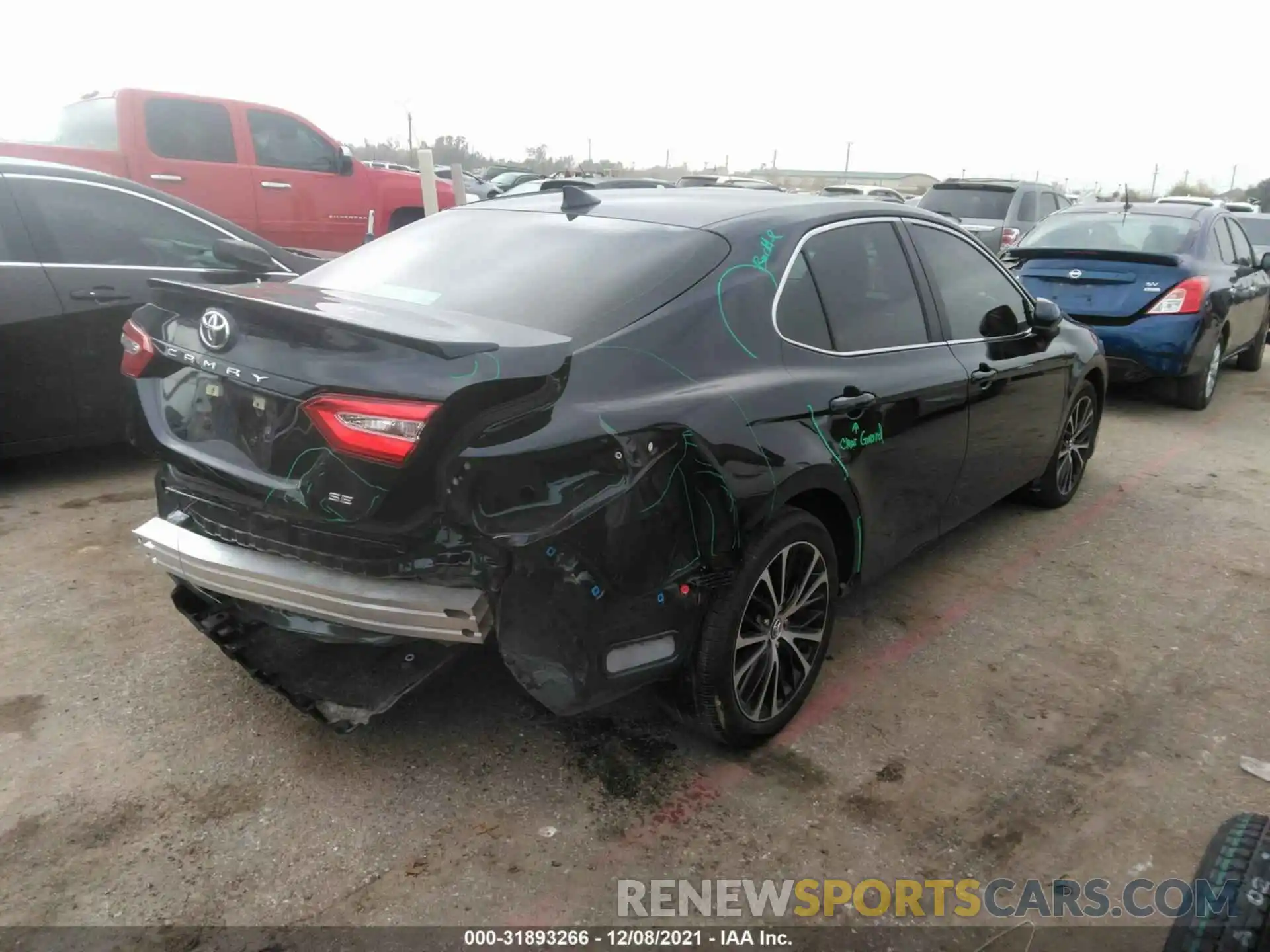 4 Photograph of a damaged car 4T1G11AK9LU930215 TOYOTA CAMRY 2020