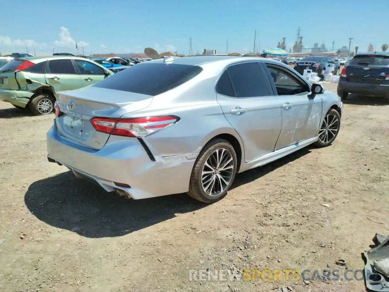 4 Photograph of a damaged car 4T1G11AK9LU930408 TOYOTA CAMRY 2020