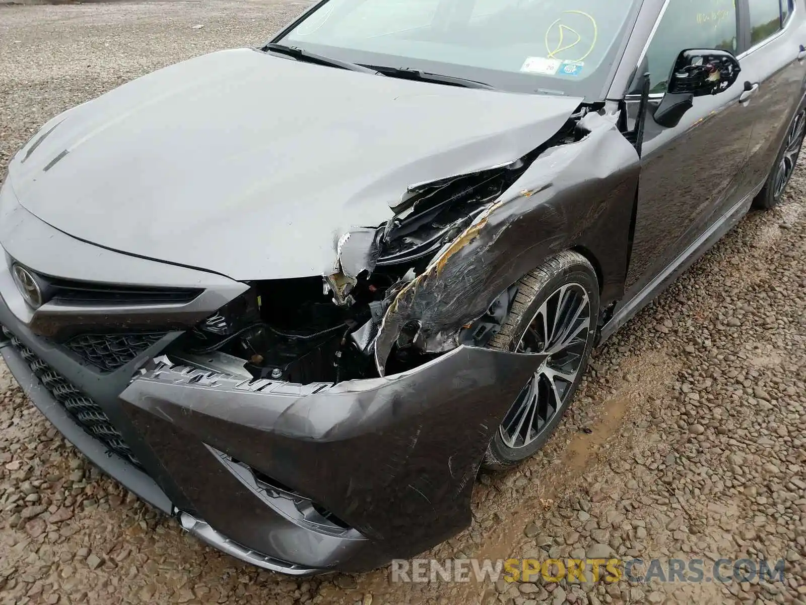 9 Photograph of a damaged car 4T1G11AK9LU932045 TOYOTA CAMRY 2020