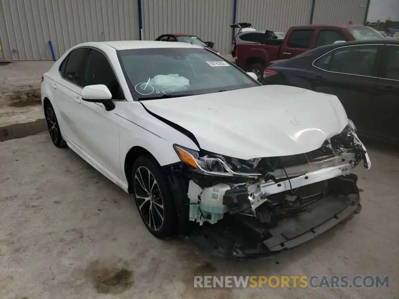 1 Photograph of a damaged car 4T1G11AK9LU933082 TOYOTA CAMRY 2020