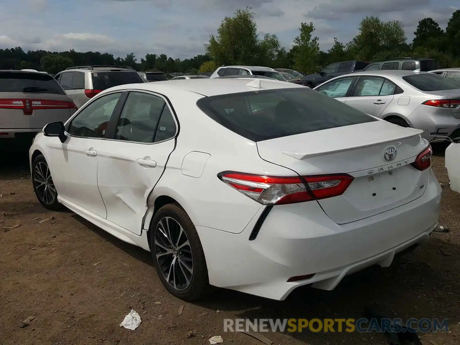 3 Photograph of a damaged car 4T1G11AK9LU933423 TOYOTA CAMRY 2020