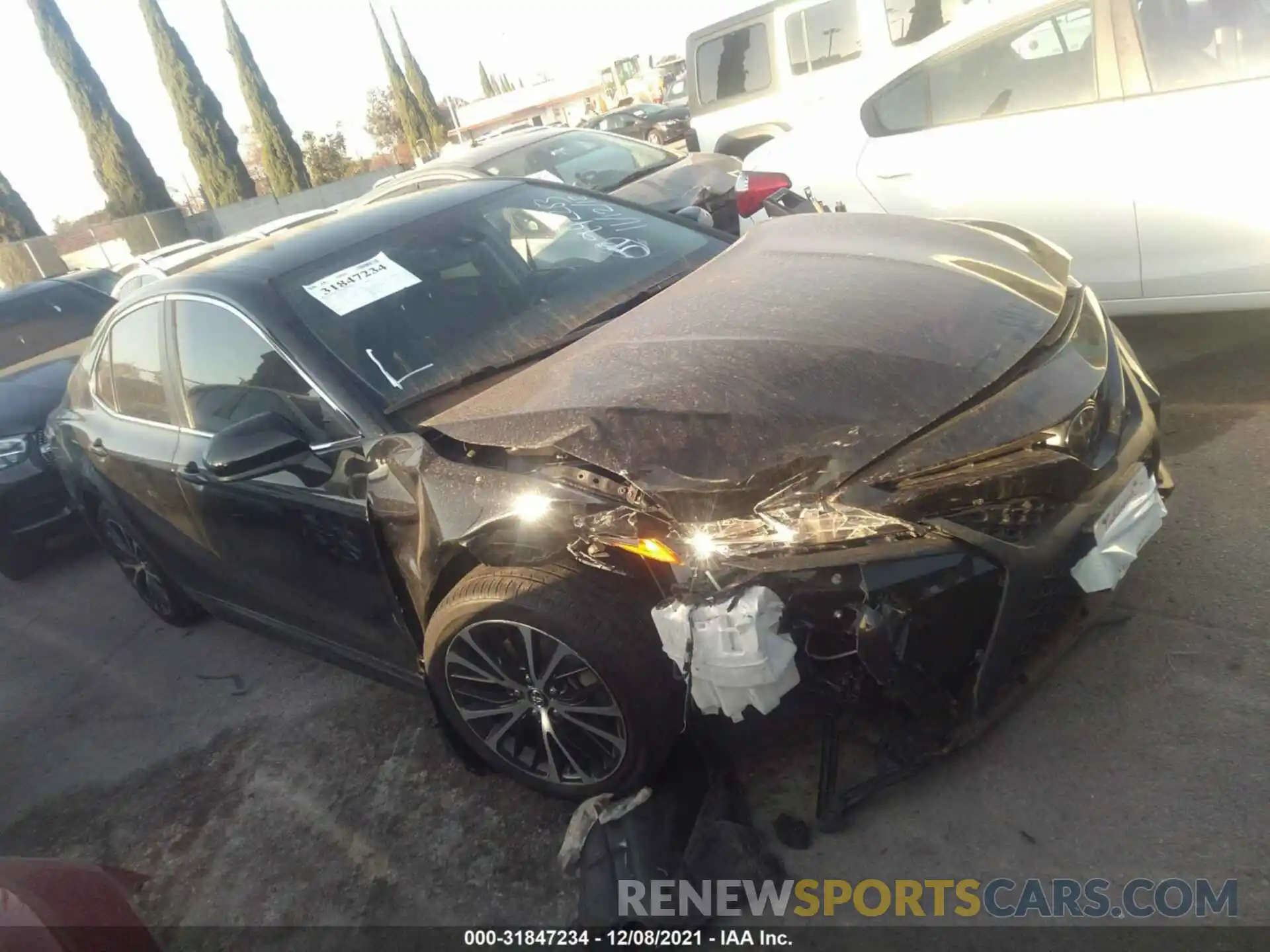 1 Photograph of a damaged car 4T1G11AK9LU942283 TOYOTA CAMRY 2020