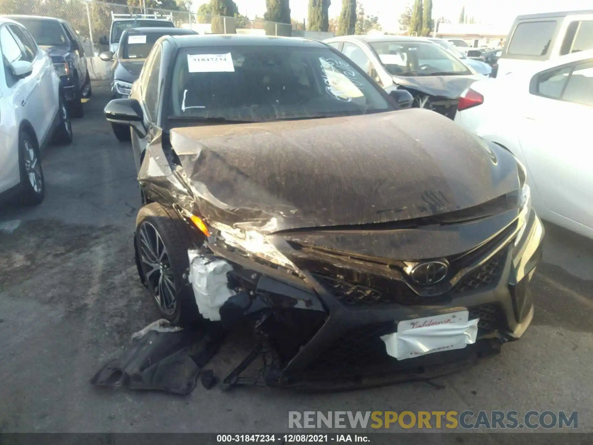 6 Photograph of a damaged car 4T1G11AK9LU942283 TOYOTA CAMRY 2020