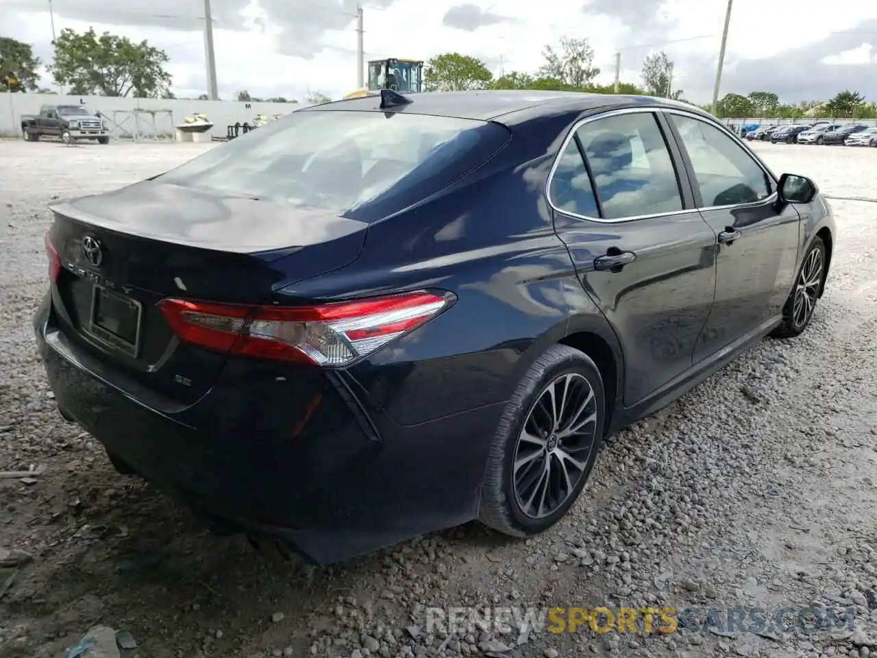 4 Photograph of a damaged car 4T1G11AK9LU942462 TOYOTA CAMRY 2020