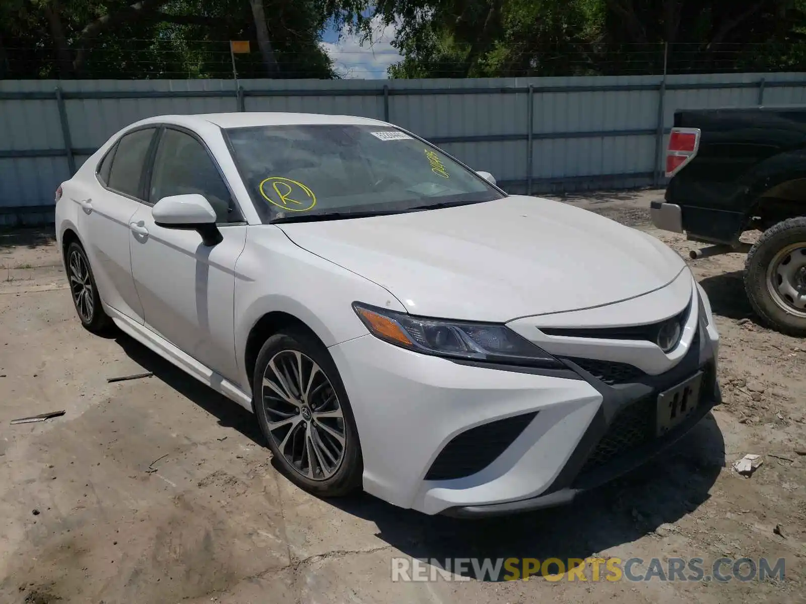 1 Photograph of a damaged car 4T1G11AK9LU944745 TOYOTA CAMRY 2020