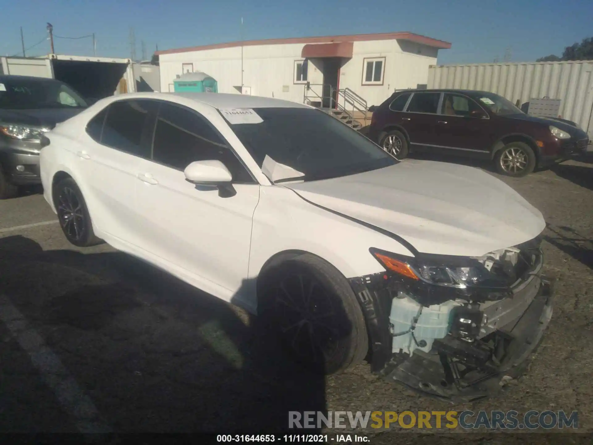 1 Photograph of a damaged car 4T1G11AK9LU945880 TOYOTA CAMRY 2020