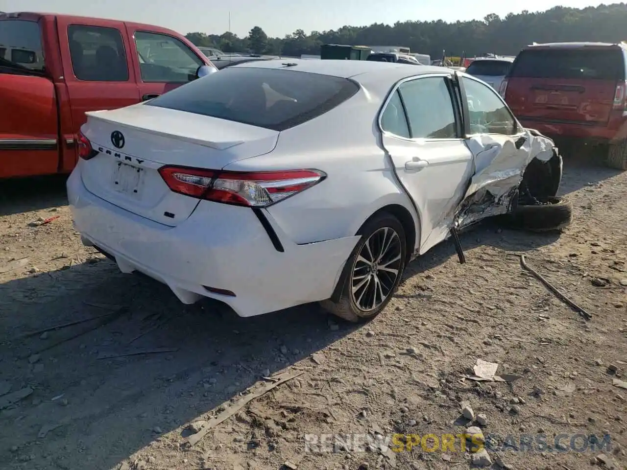 4 Photograph of a damaged car 4T1G11AK9LU952005 TOYOTA CAMRY 2020