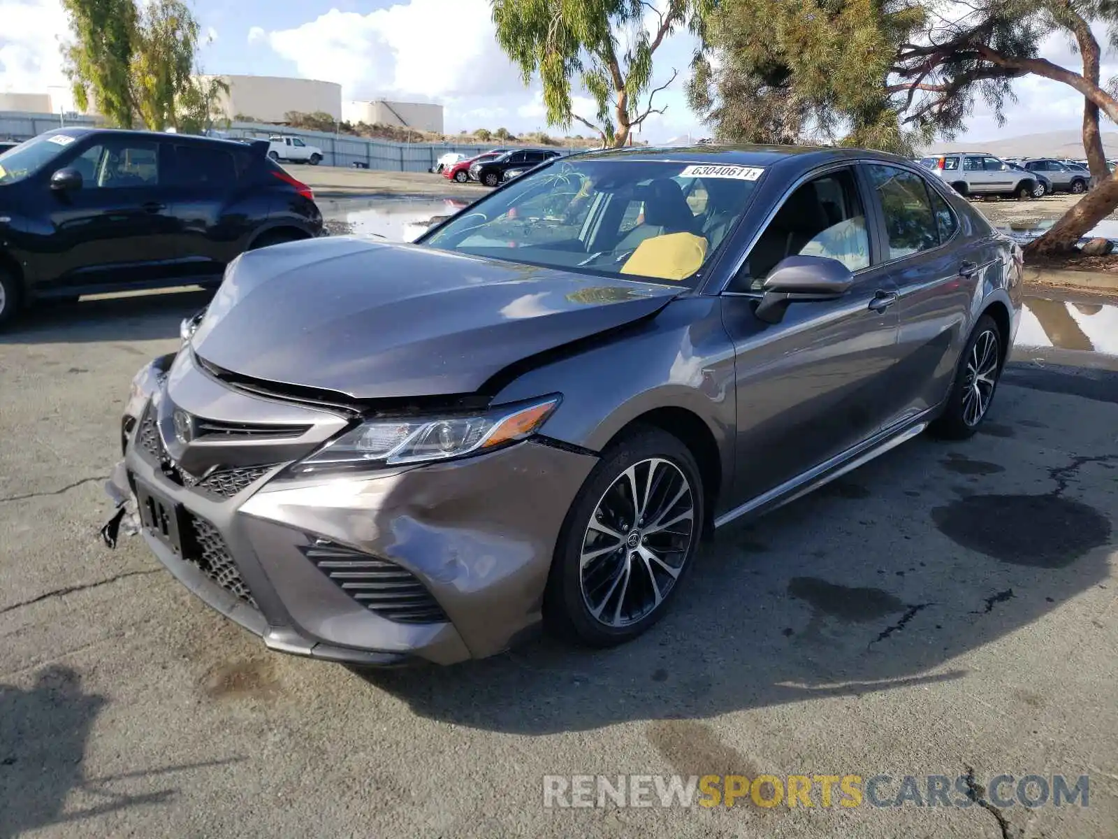 2 Photograph of a damaged car 4T1G11AK9LU983920 TOYOTA CAMRY 2020