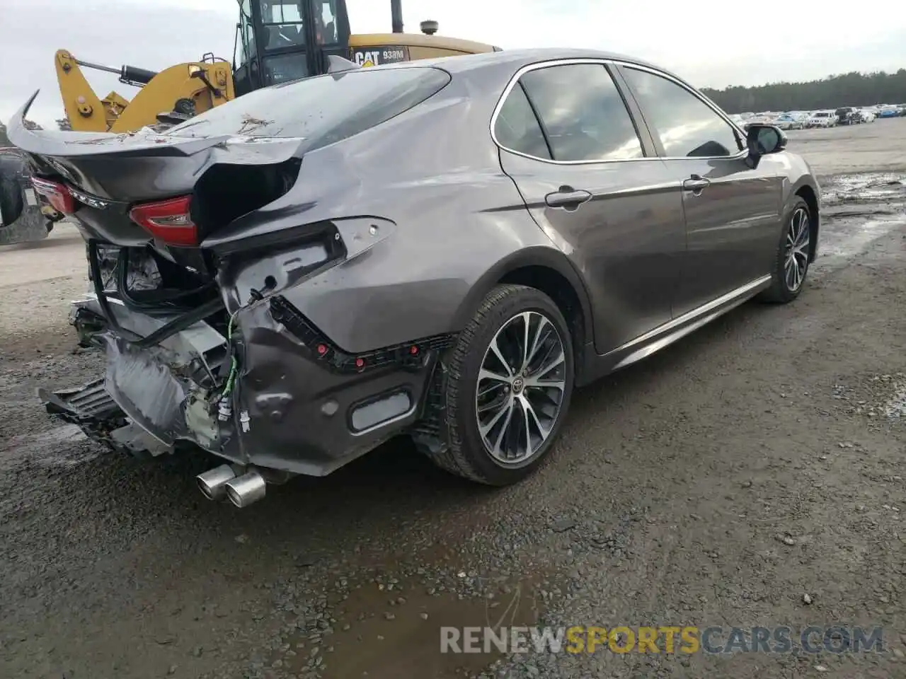 4 Photograph of a damaged car 4T1G11AK9LU986333 TOYOTA CAMRY 2020