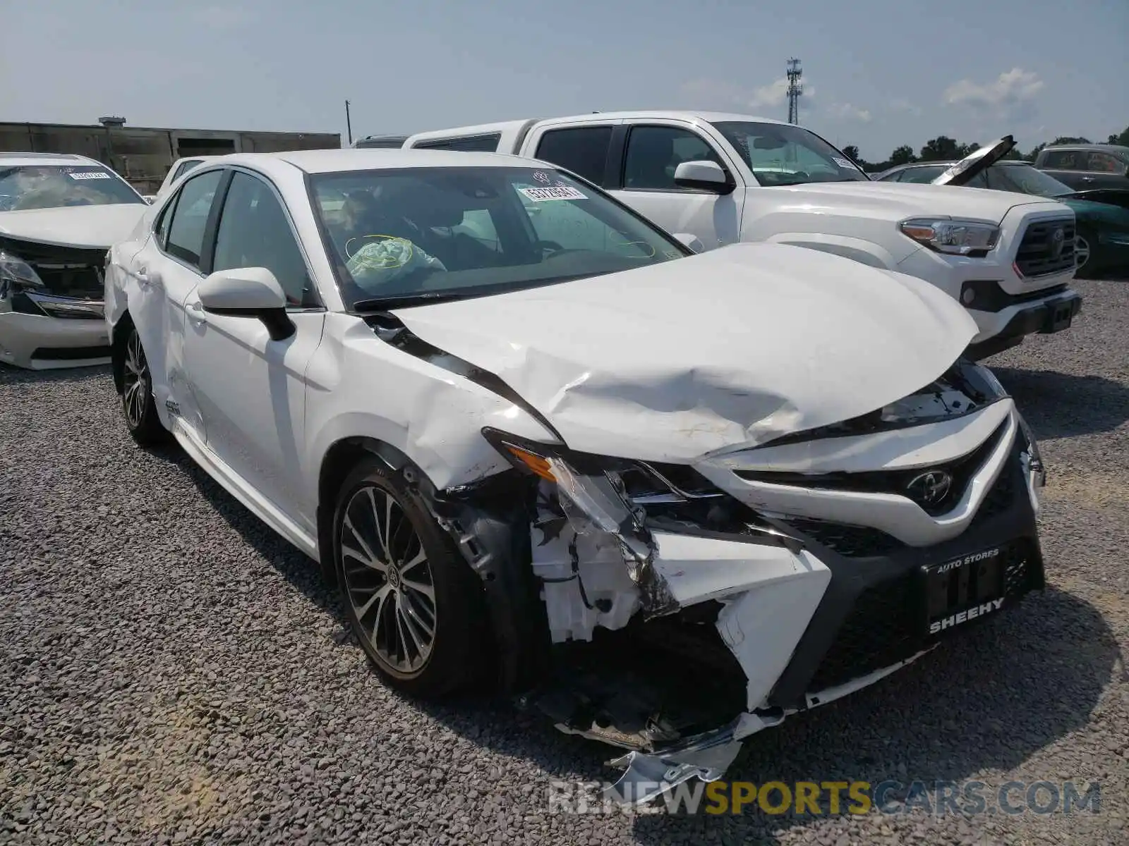 1 Photograph of a damaged car 4T1G11AK9LU996070 TOYOTA CAMRY 2020