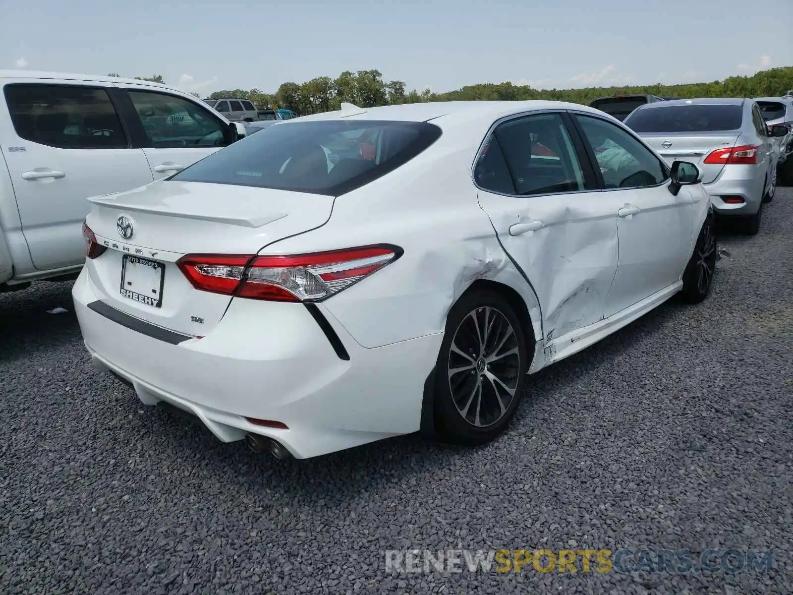 4 Photograph of a damaged car 4T1G11AK9LU996070 TOYOTA CAMRY 2020