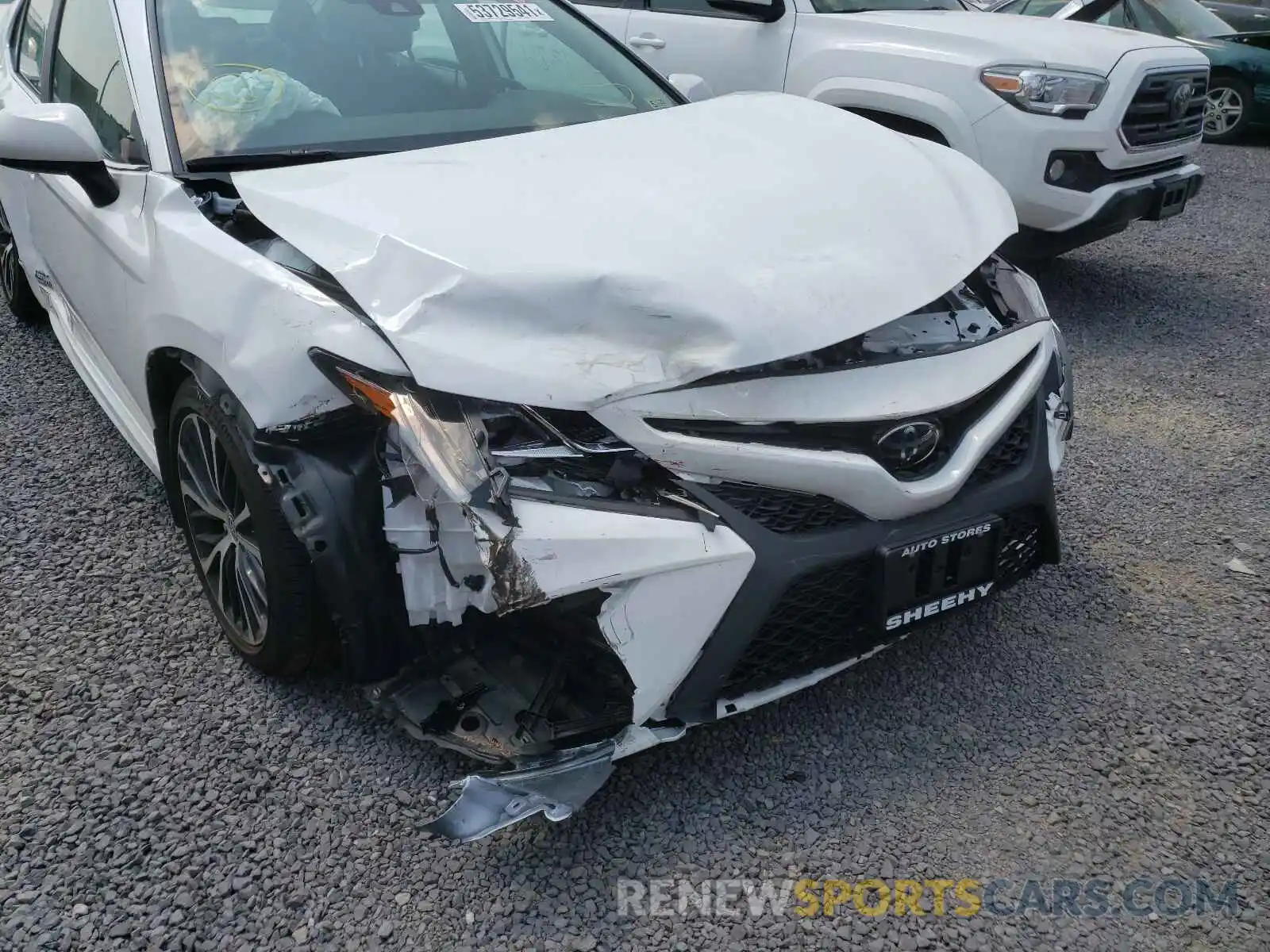 9 Photograph of a damaged car 4T1G11AK9LU996070 TOYOTA CAMRY 2020