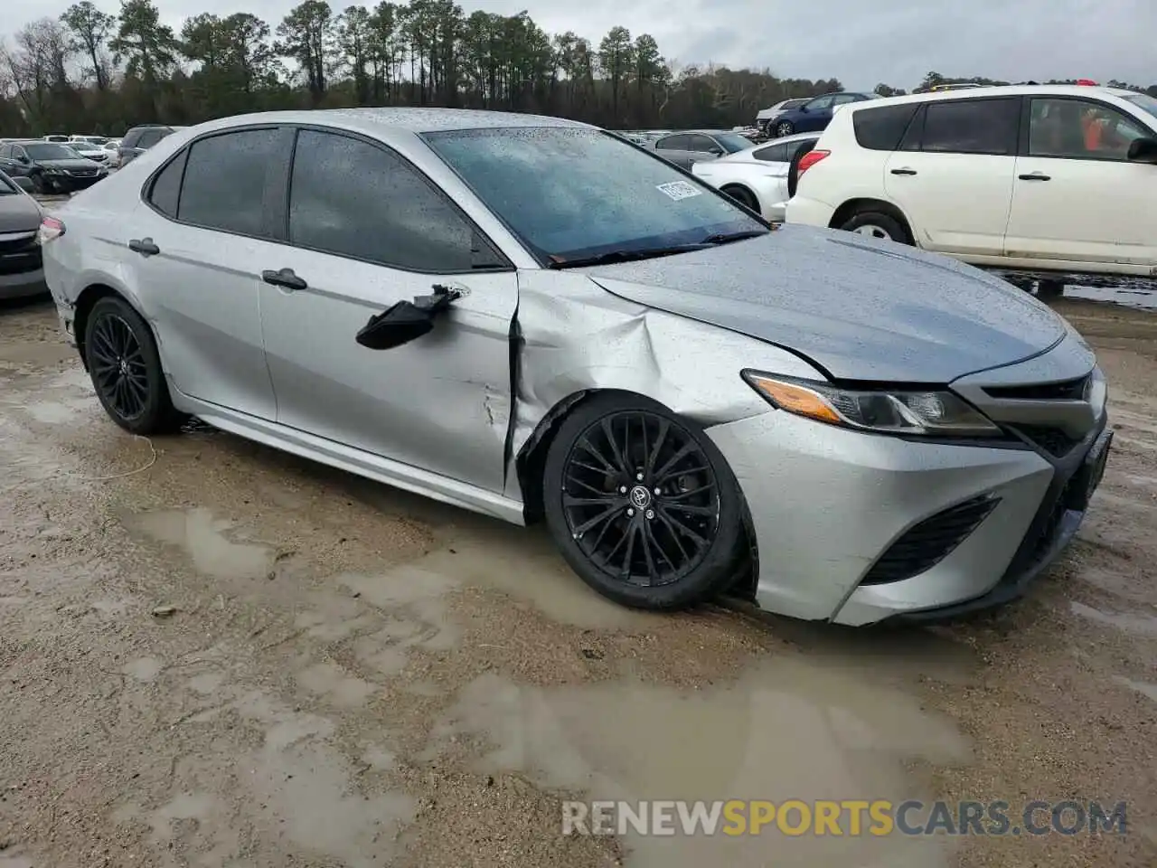 4 Photograph of a damaged car 4T1G11AKXLU304513 TOYOTA CAMRY 2020