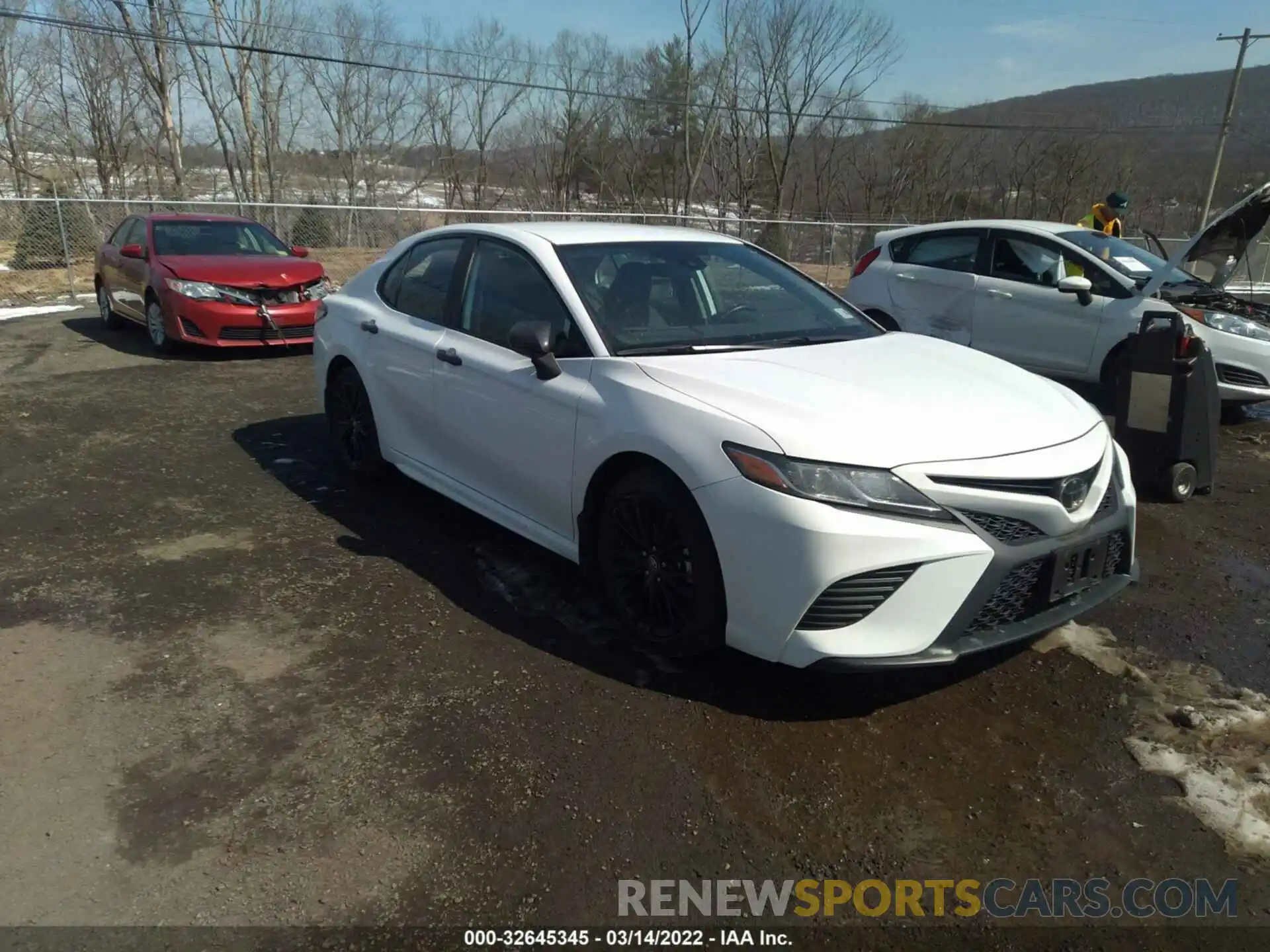 1 Photograph of a damaged car 4T1G11AKXLU304821 TOYOTA CAMRY 2020