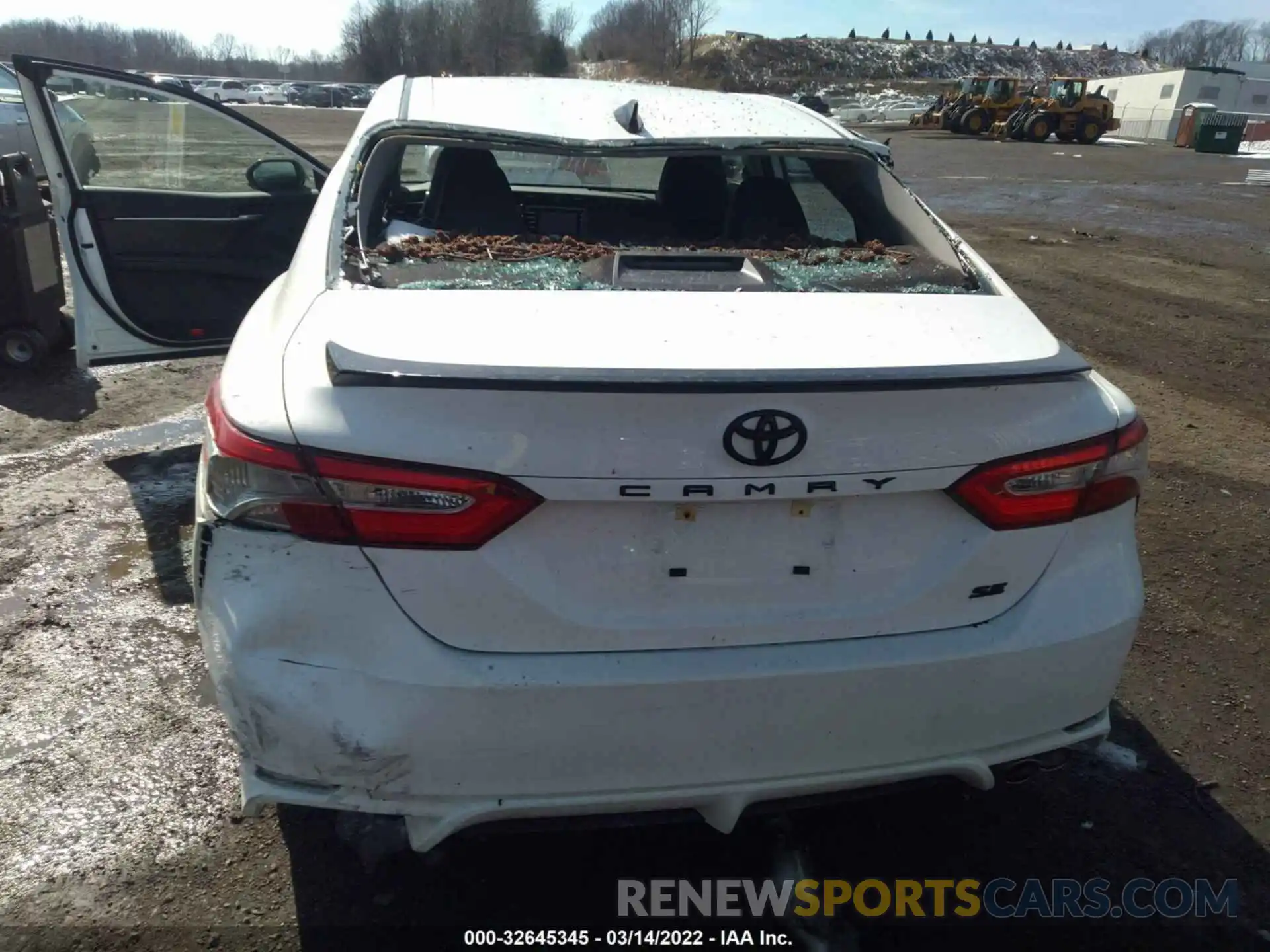 6 Photograph of a damaged car 4T1G11AKXLU304821 TOYOTA CAMRY 2020