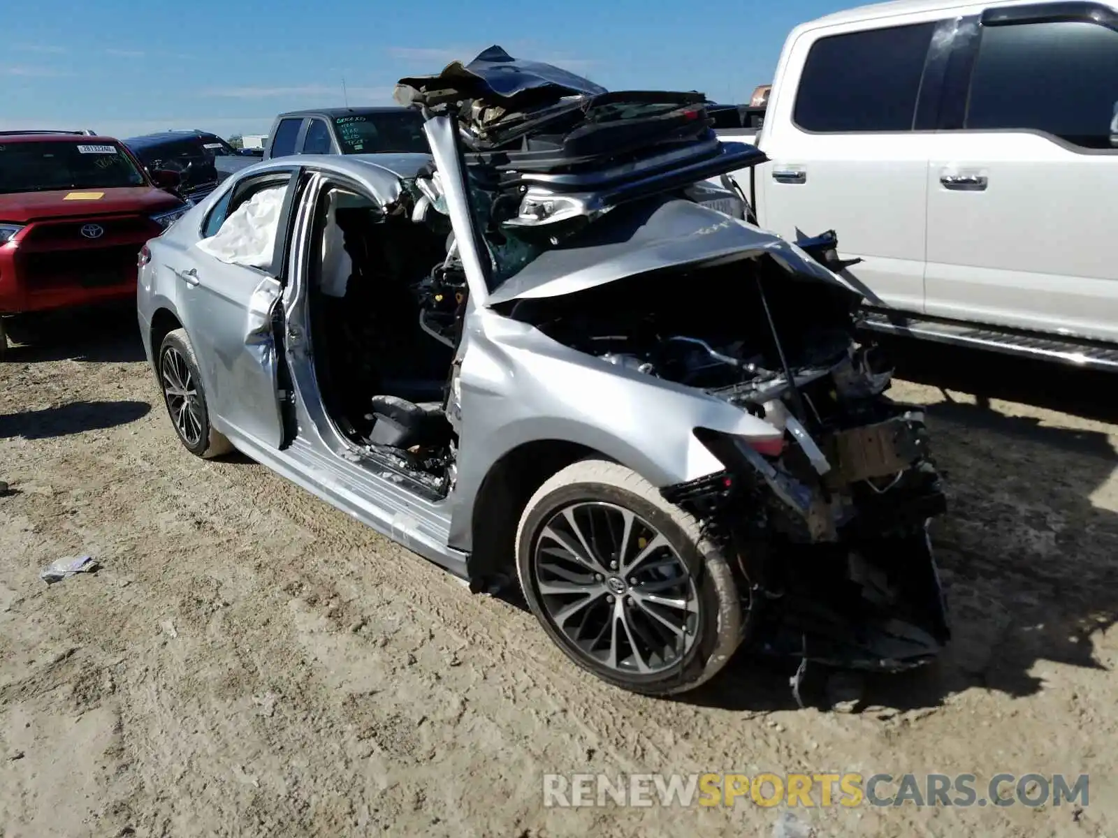 1 Photograph of a damaged car 4T1G11AKXLU305323 TOYOTA CAMRY 2020