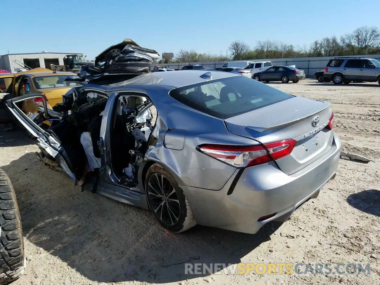 3 Photograph of a damaged car 4T1G11AKXLU305323 TOYOTA CAMRY 2020