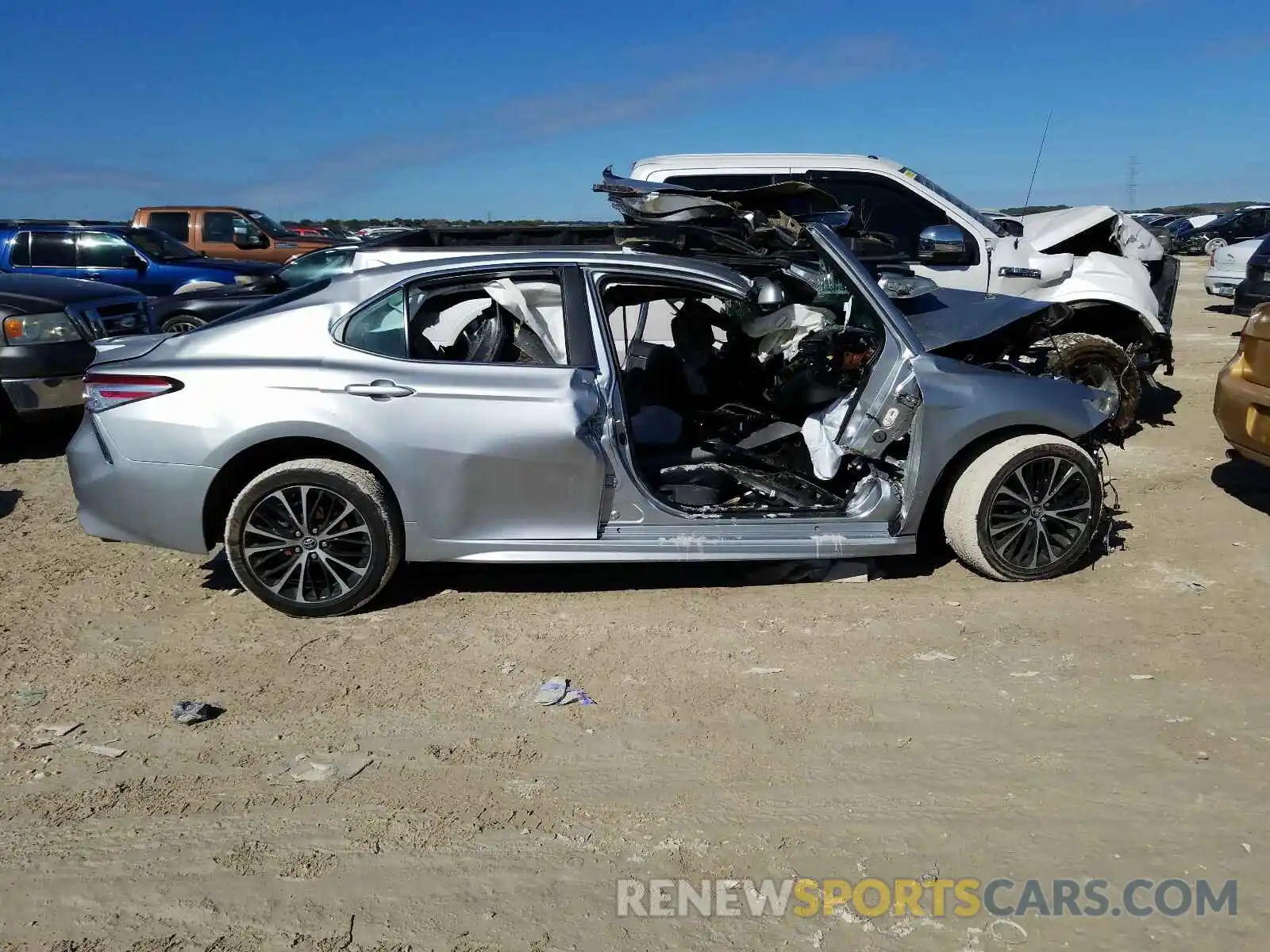 9 Photograph of a damaged car 4T1G11AKXLU305323 TOYOTA CAMRY 2020