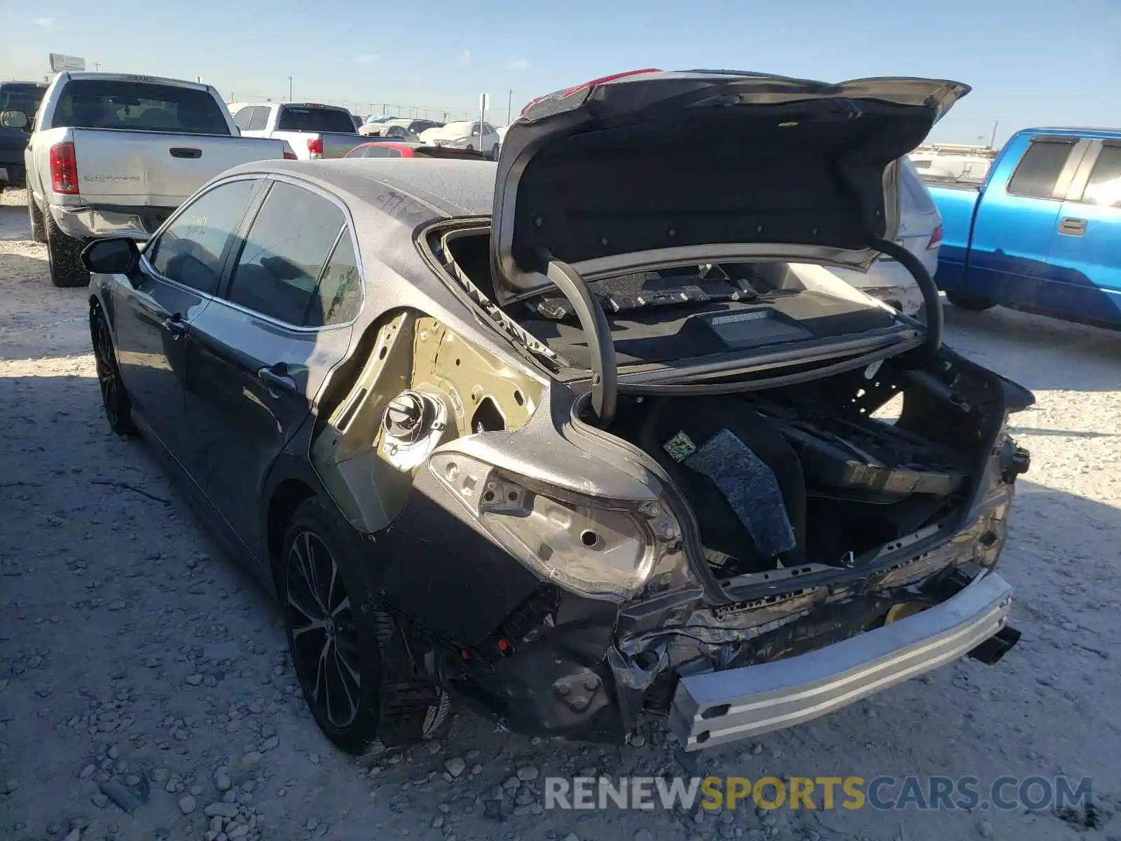 3 Photograph of a damaged car 4T1G11AKXLU307377 TOYOTA CAMRY 2020