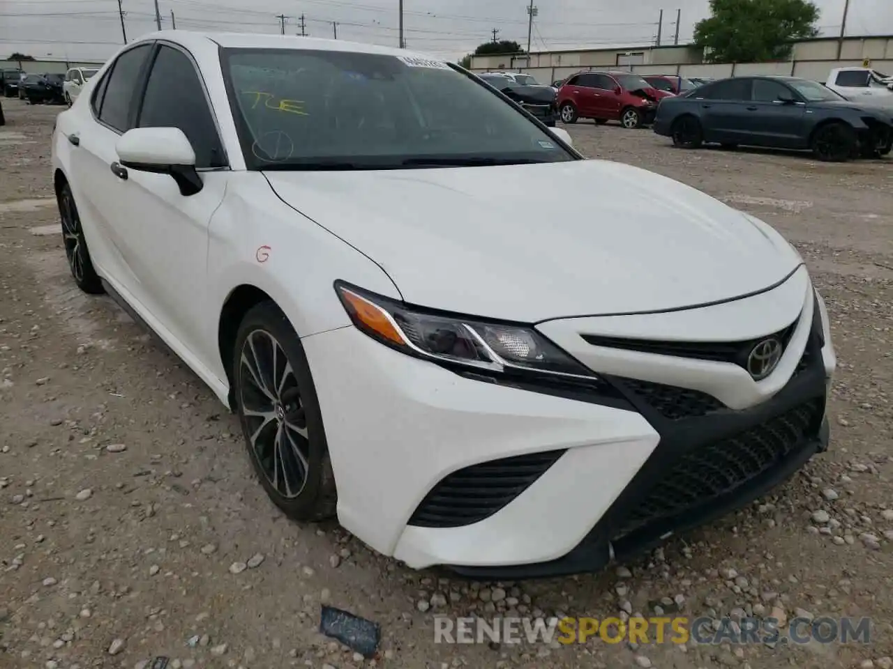 1 Photograph of a damaged car 4T1G11AKXLU320775 TOYOTA CAMRY 2020