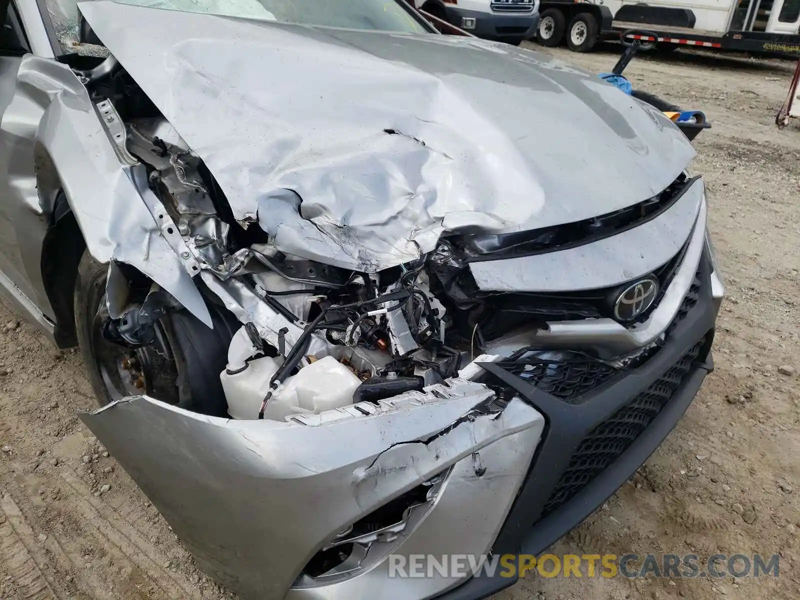 9 Photograph of a damaged car 4T1G11AKXLU321683 TOYOTA CAMRY 2020