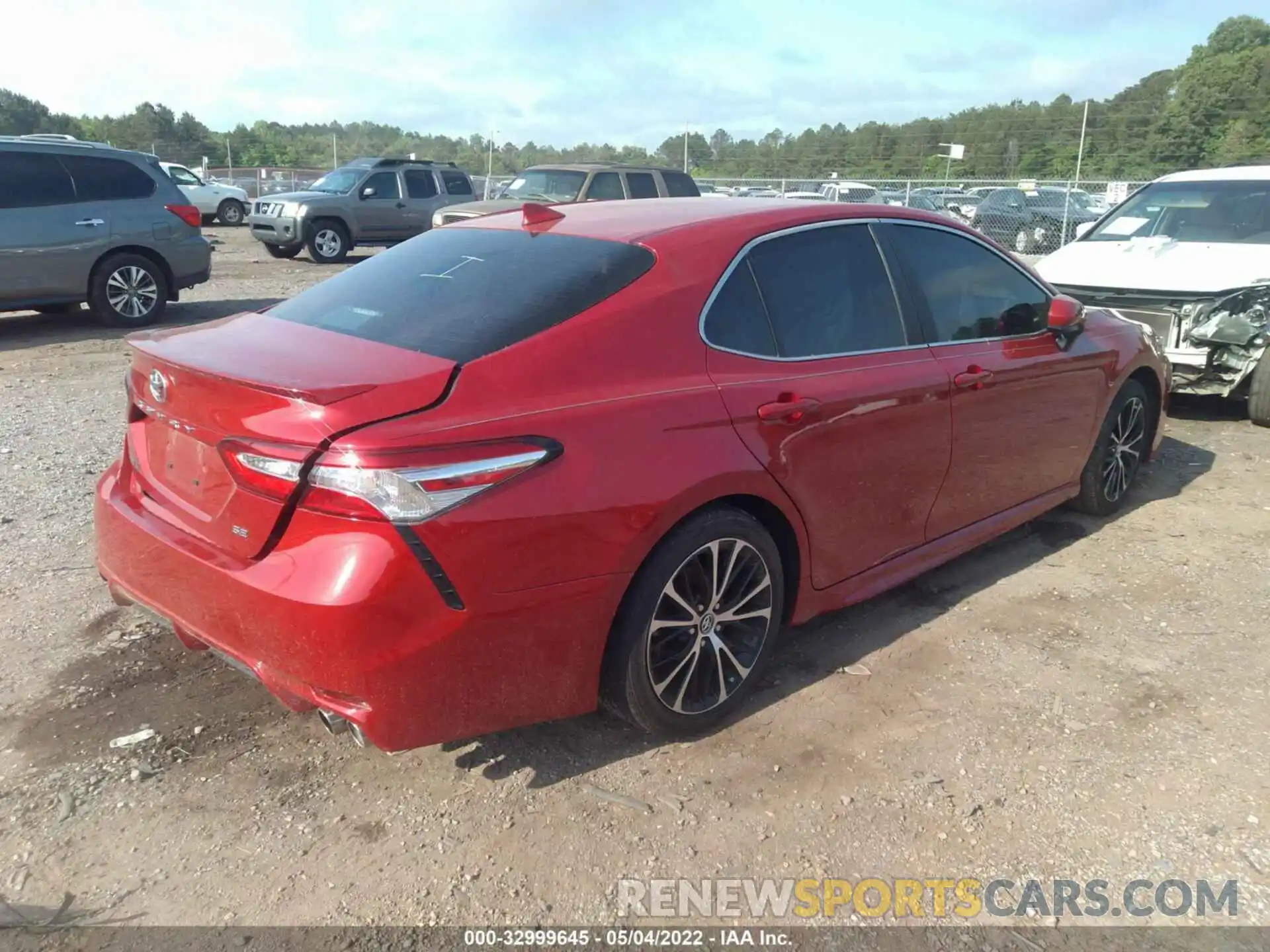 4 Photograph of a damaged car 4T1G11AKXLU323093 TOYOTA CAMRY 2020