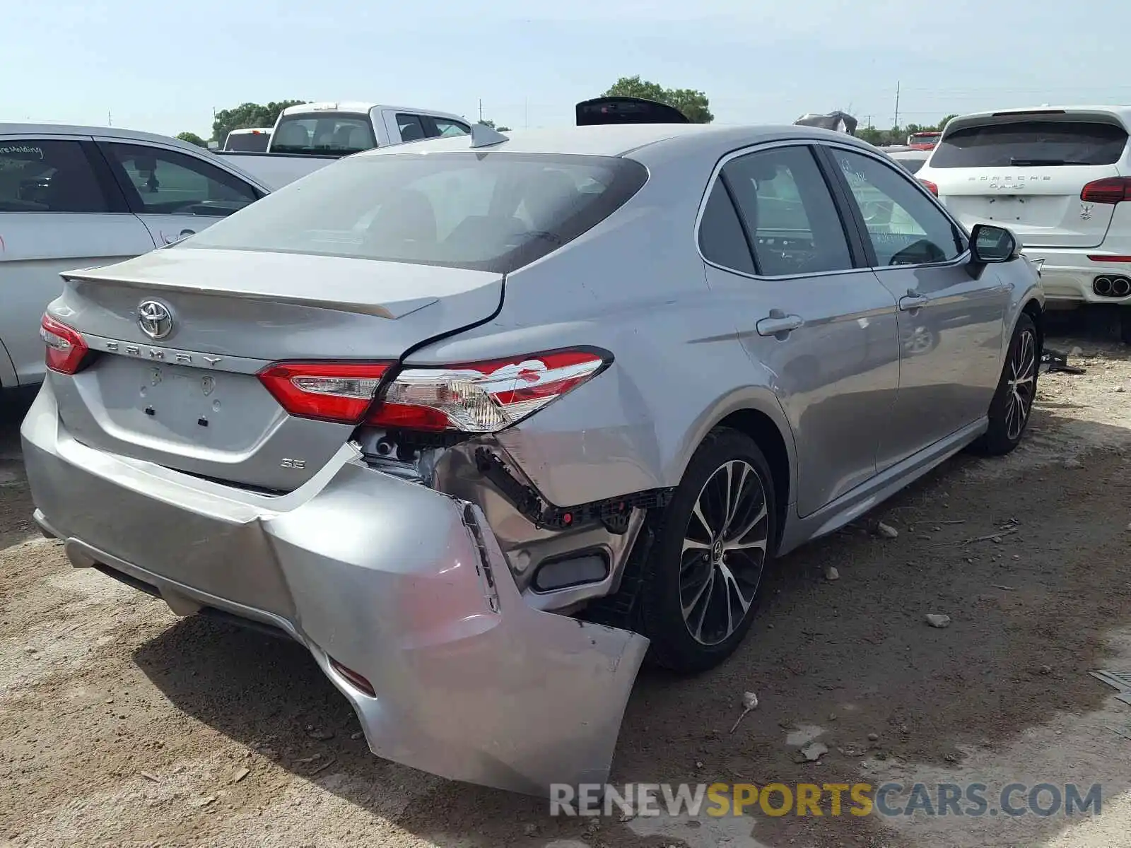 4 Photograph of a damaged car 4T1G11AKXLU325782 TOYOTA CAMRY 2020