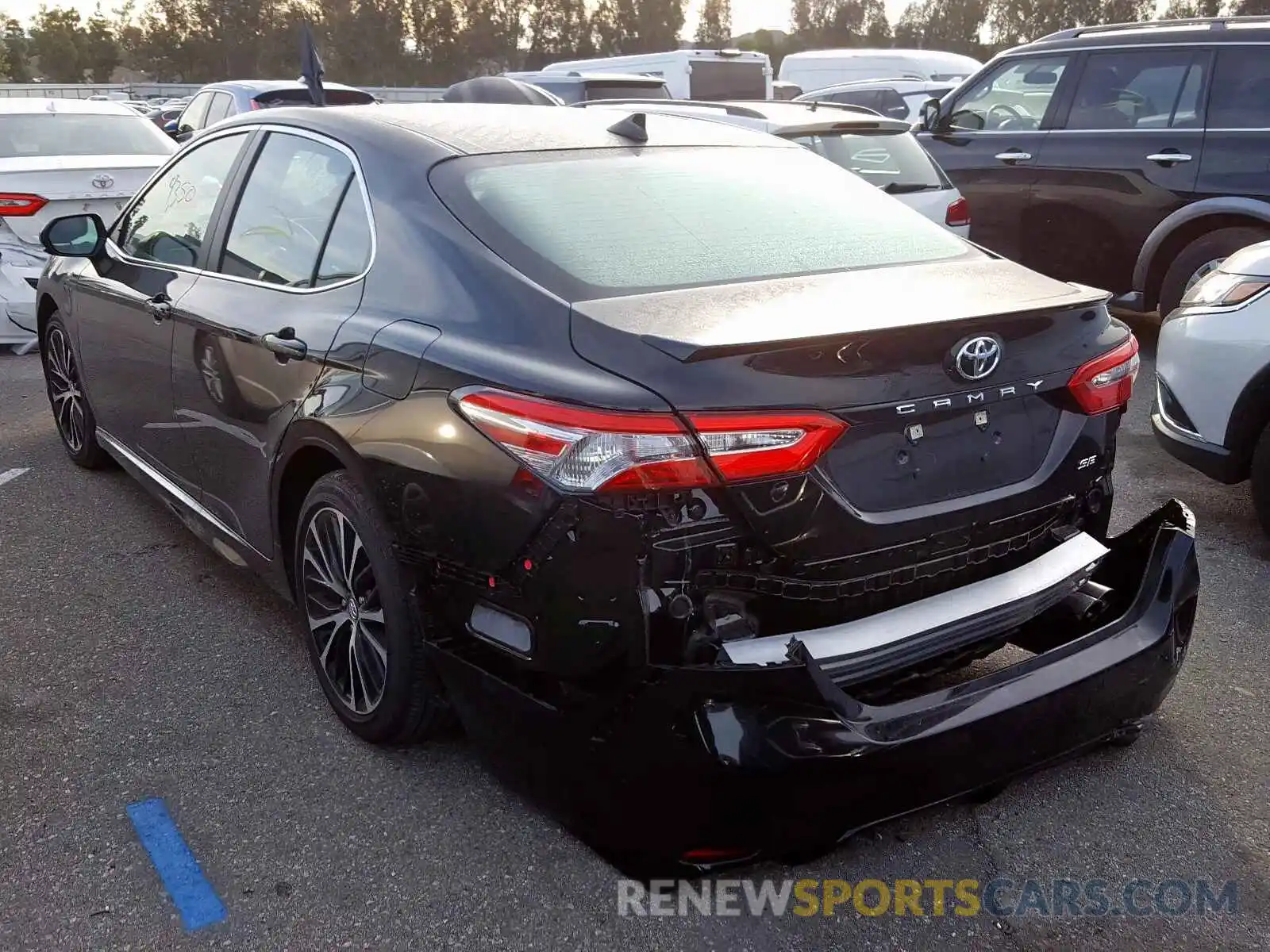 3 Photograph of a damaged car 4T1G11AKXLU325992 TOYOTA CAMRY 2020