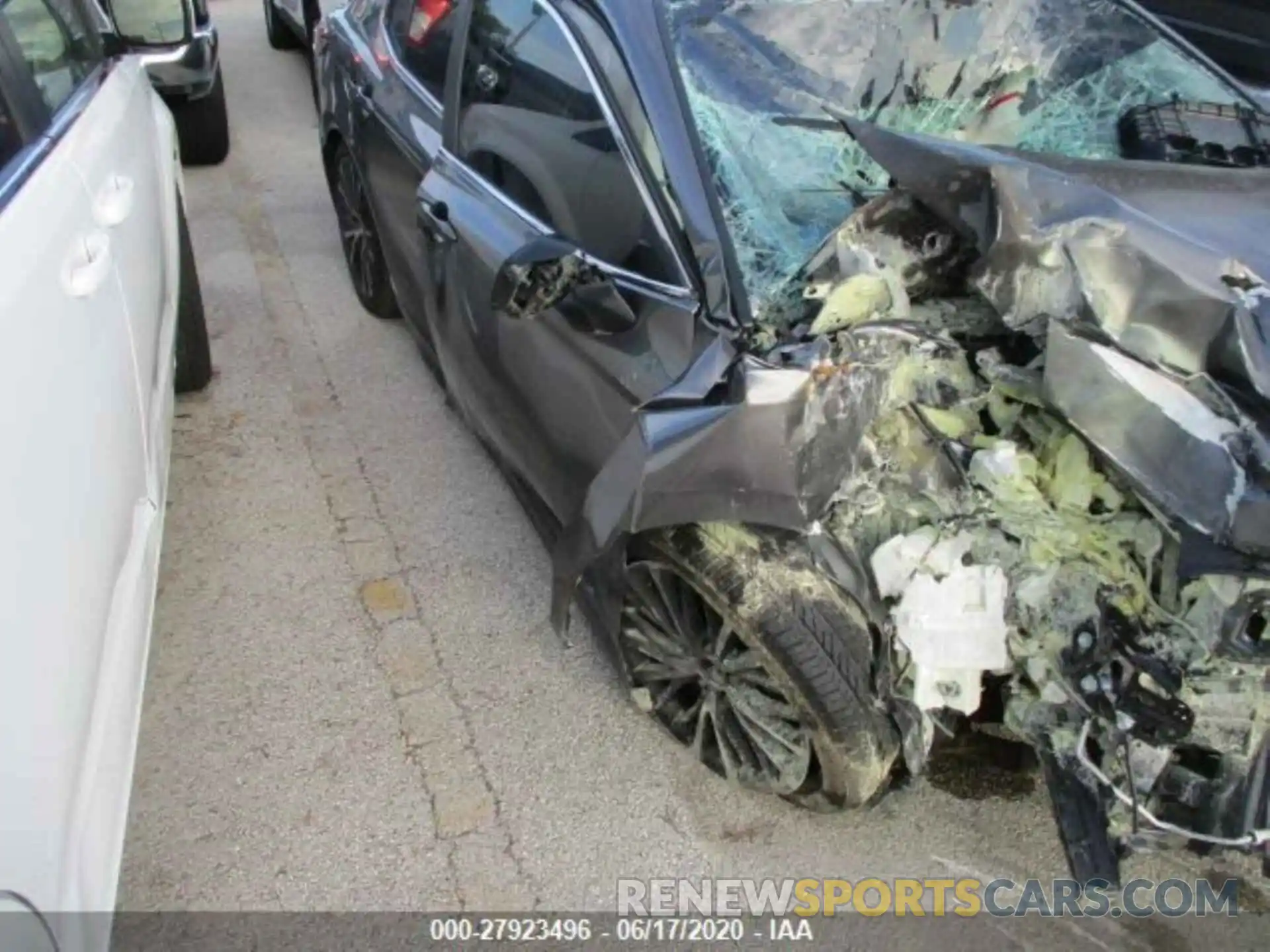 2 Photograph of a damaged car 4T1G11AKXLU326284 TOYOTA CAMRY 2020