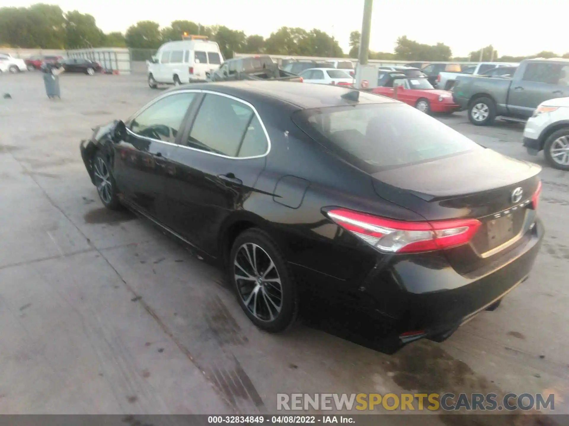 3 Photograph of a damaged car 4T1G11AKXLU328486 TOYOTA CAMRY 2020