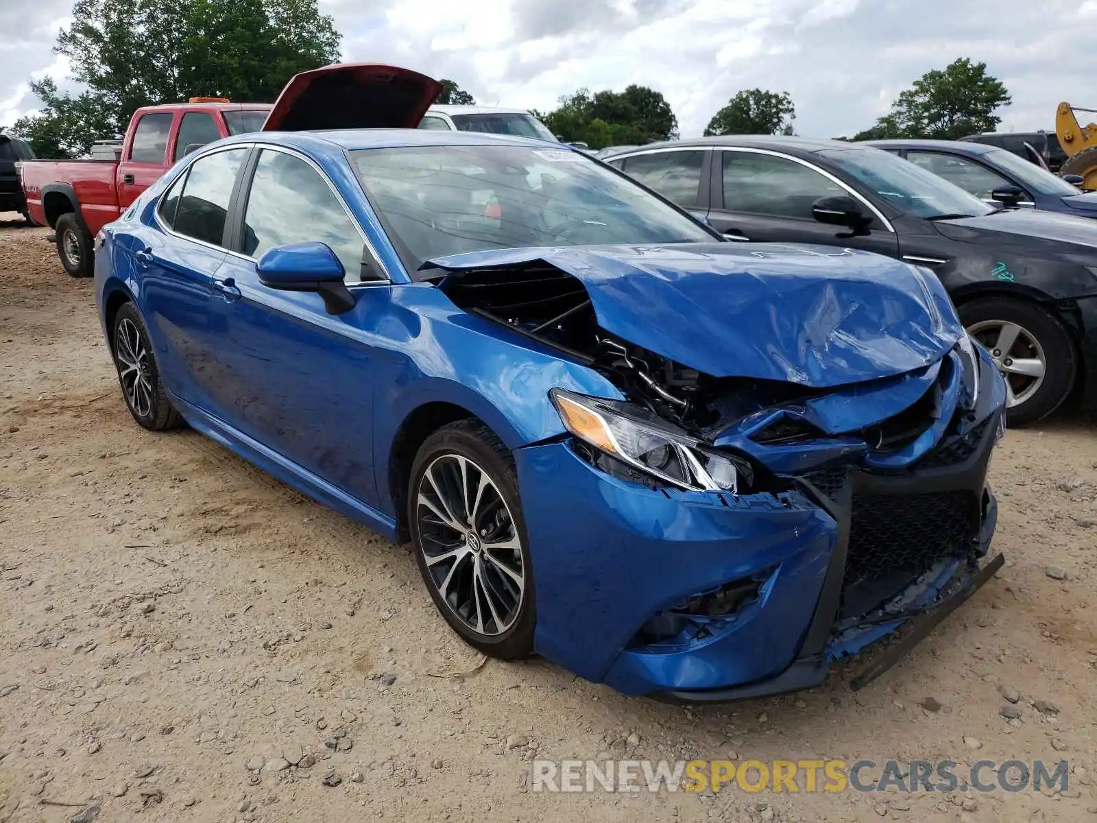 1 Photograph of a damaged car 4T1G11AKXLU332330 TOYOTA CAMRY 2020