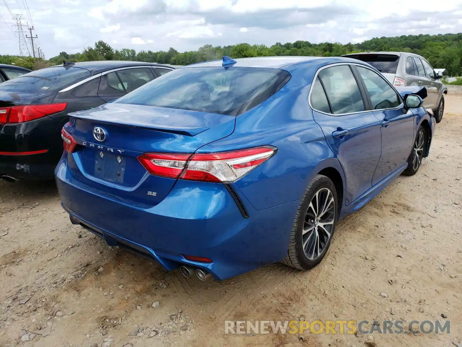 4 Photograph of a damaged car 4T1G11AKXLU332330 TOYOTA CAMRY 2020