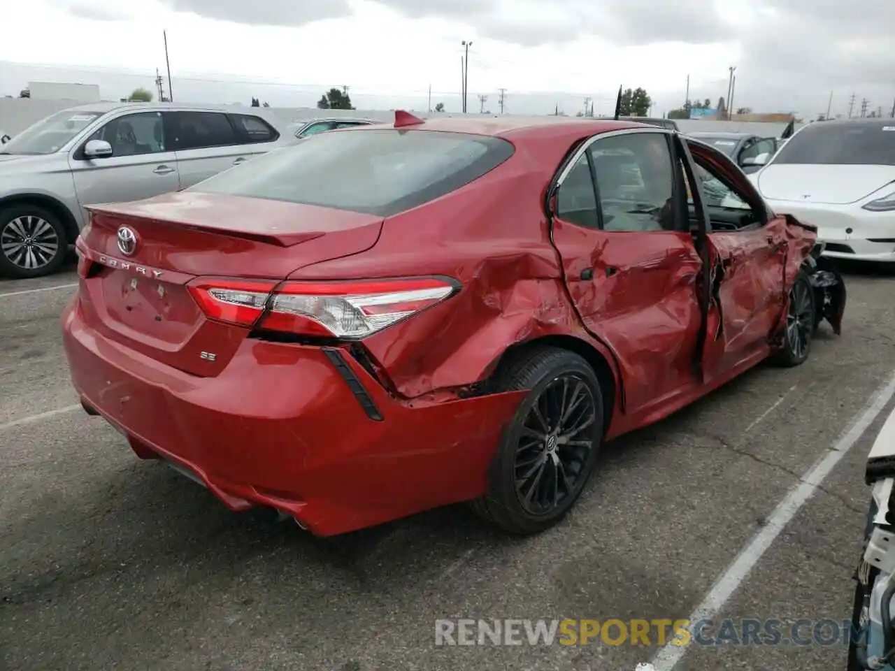 4 Photograph of a damaged car 4T1G11AKXLU332926 TOYOTA CAMRY 2020