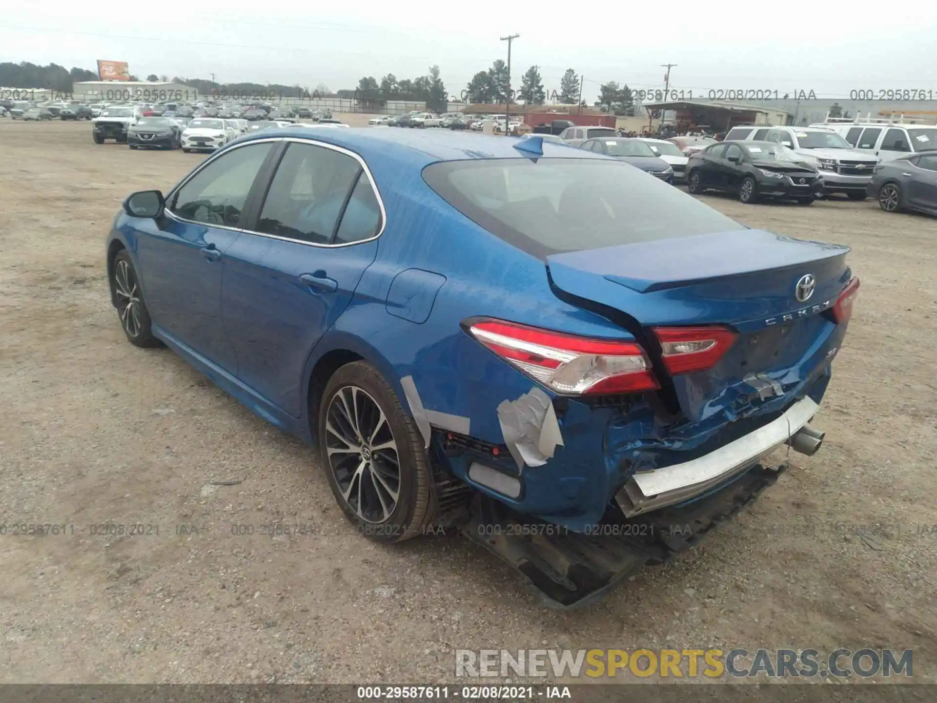 3 Photograph of a damaged car 4T1G11AKXLU333042 TOYOTA CAMRY 2020