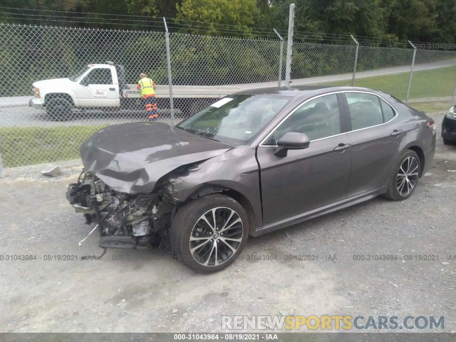 2 Photograph of a damaged car 4T1G11AKXLU333090 TOYOTA CAMRY 2020