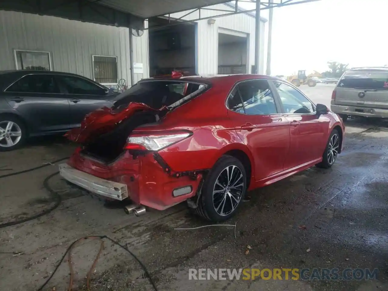 4 Photograph of a damaged car 4T1G11AKXLU333221 TOYOTA CAMRY 2020