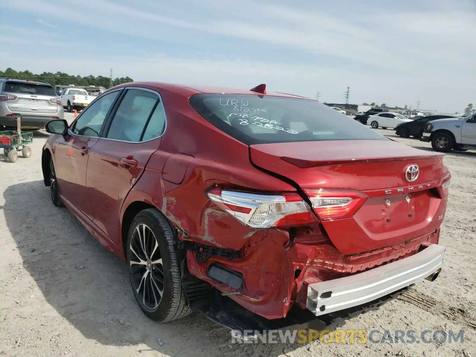 3 Photograph of a damaged car 4T1G11AKXLU333476 TOYOTA CAMRY 2020