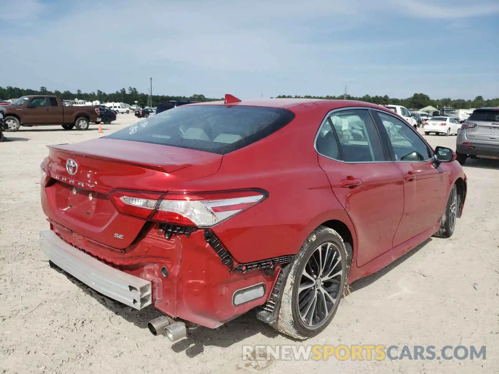 4 Photograph of a damaged car 4T1G11AKXLU333476 TOYOTA CAMRY 2020